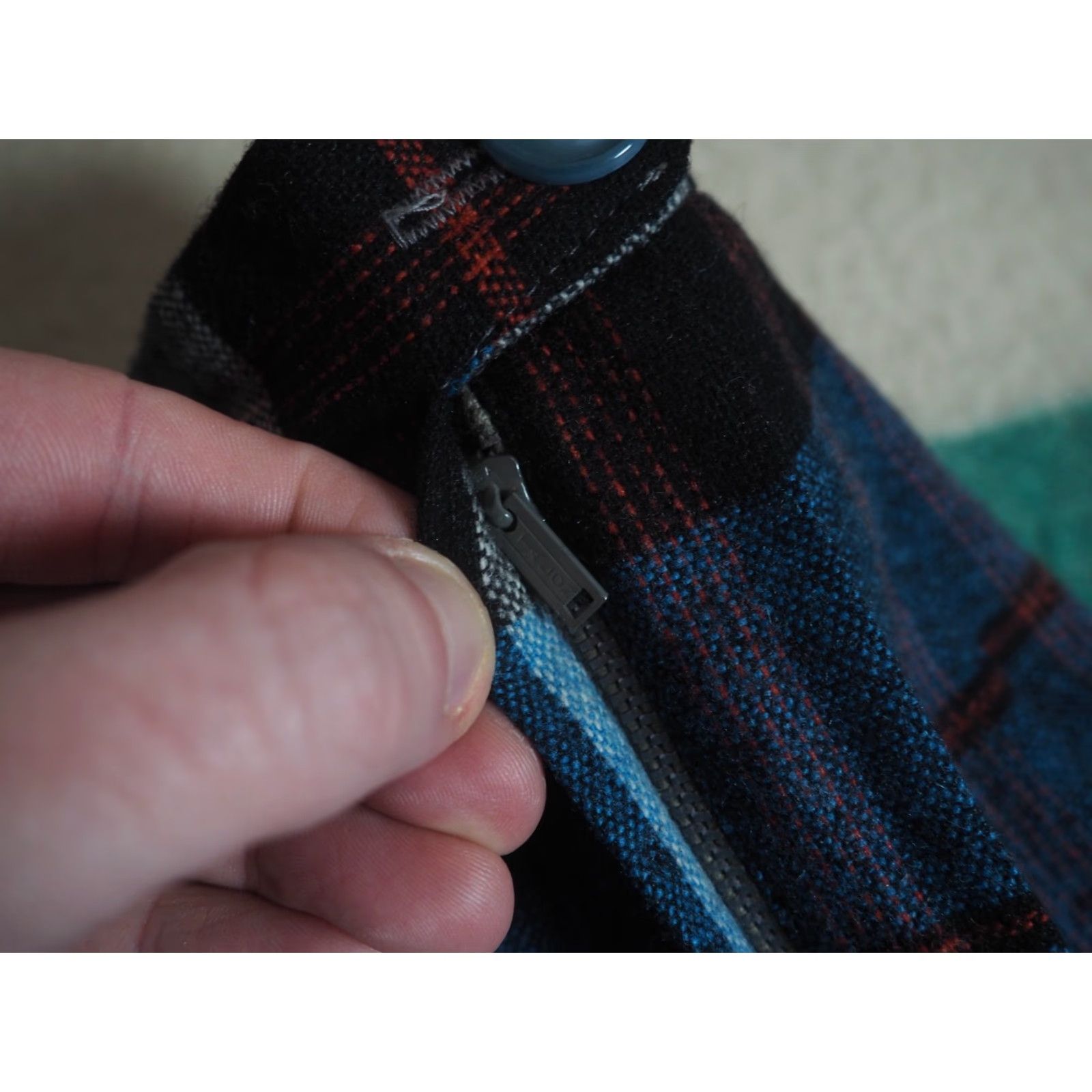 Vintage VINTAGE 50s 60s Blue Black Plaid Tartan Wool Boho Turnabout Skirt 28W USA Womens Size 28" / US 6 / IT 42 - 6 Thumbnail