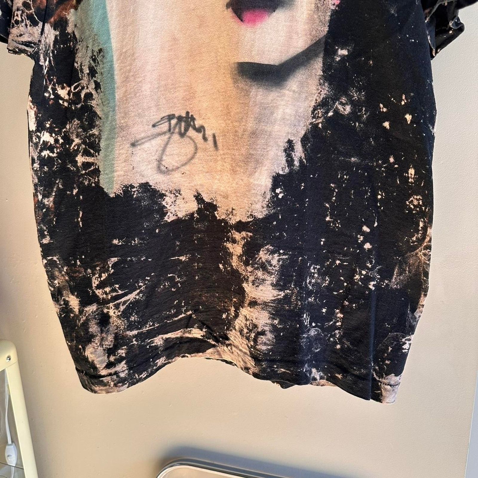 Fruit Of The Loom × Vintage Vintage Lady Mosquitohead Shirt Size US L / EU 52-54 / 3 - 3 Thumbnail