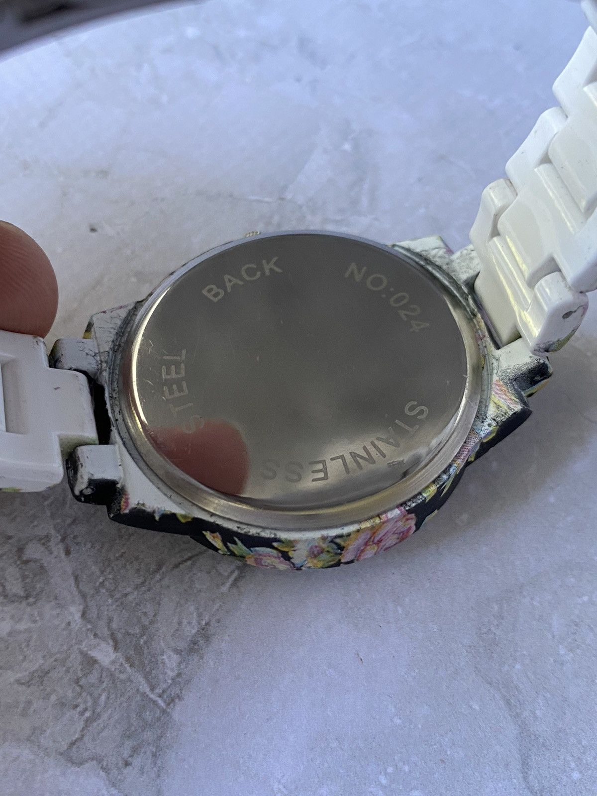 Geneva × Jewelry × Vintage Geneva Platinum Women’s Watch with Floral Design Size ONE SIZE - 4 Thumbnail