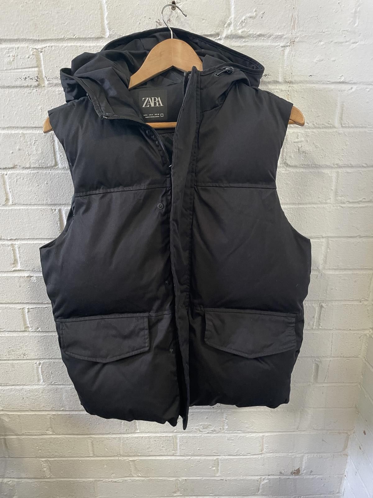Zara Zara Men's Black Puffer Vest with Hood Size US S / EU 44-46 / 1 - 1 Thumbnail