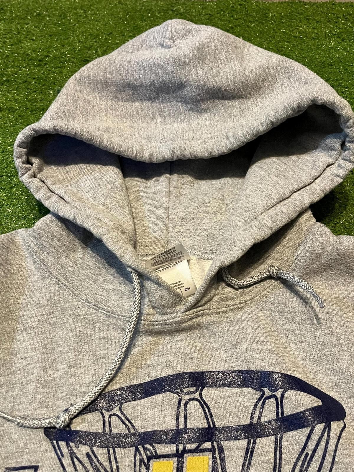 Unknown London Vintage Indians Basketball Graphic Men's Hoodie Sweatshirt Size US M / EU 48-50 / 2 - 4 Thumbnail