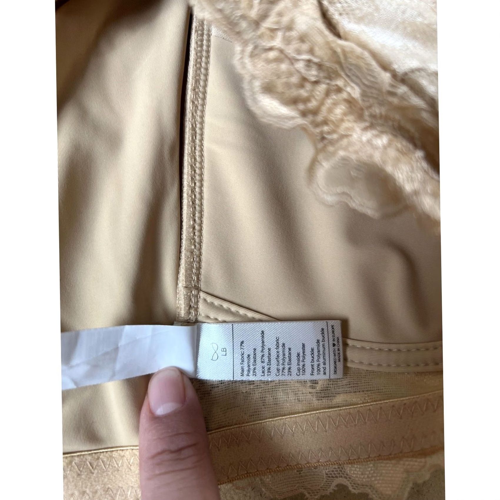 Vintage Lucy Breeze Bra Womens 46B Beige Longline Molded Lightly Lined Lace Nylon Spandex Wireless Pullover Full Coverage Size ONE SIZE - 5 Thumbnail