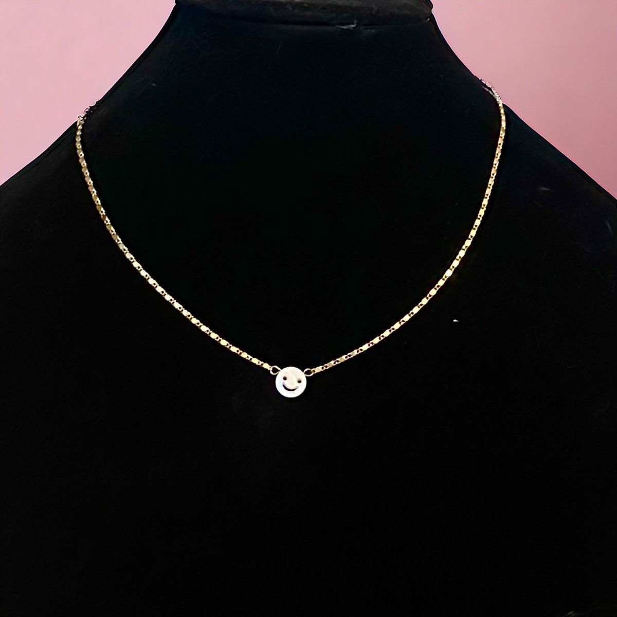 Other Gold tone mother of pearl smiley face necklace Size ONE SIZE - 1 Thumbnail