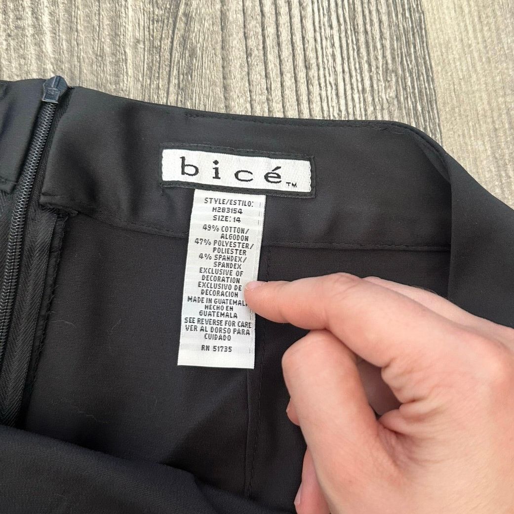 Other bice black body con skirt with rhinestone buckle Size 36" / US 14 / IT 50 - 3 Thumbnail
