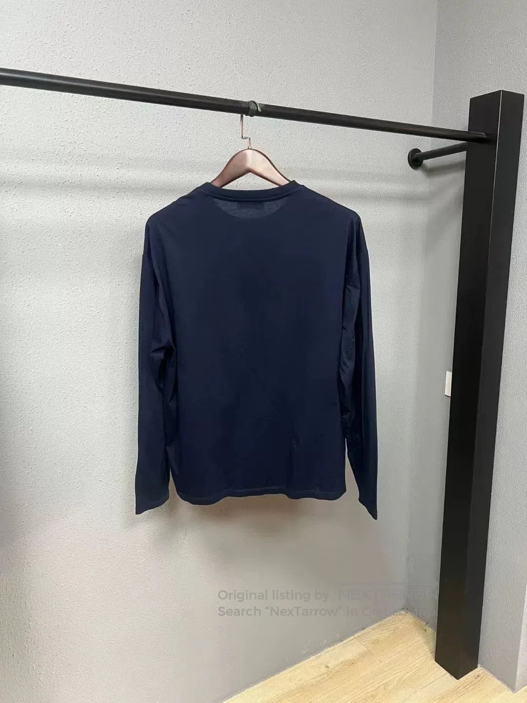 Miu Miu miumiu logo long sleeve top in navy. Size L / US 10 / IT 46 - 2 Thumbnail