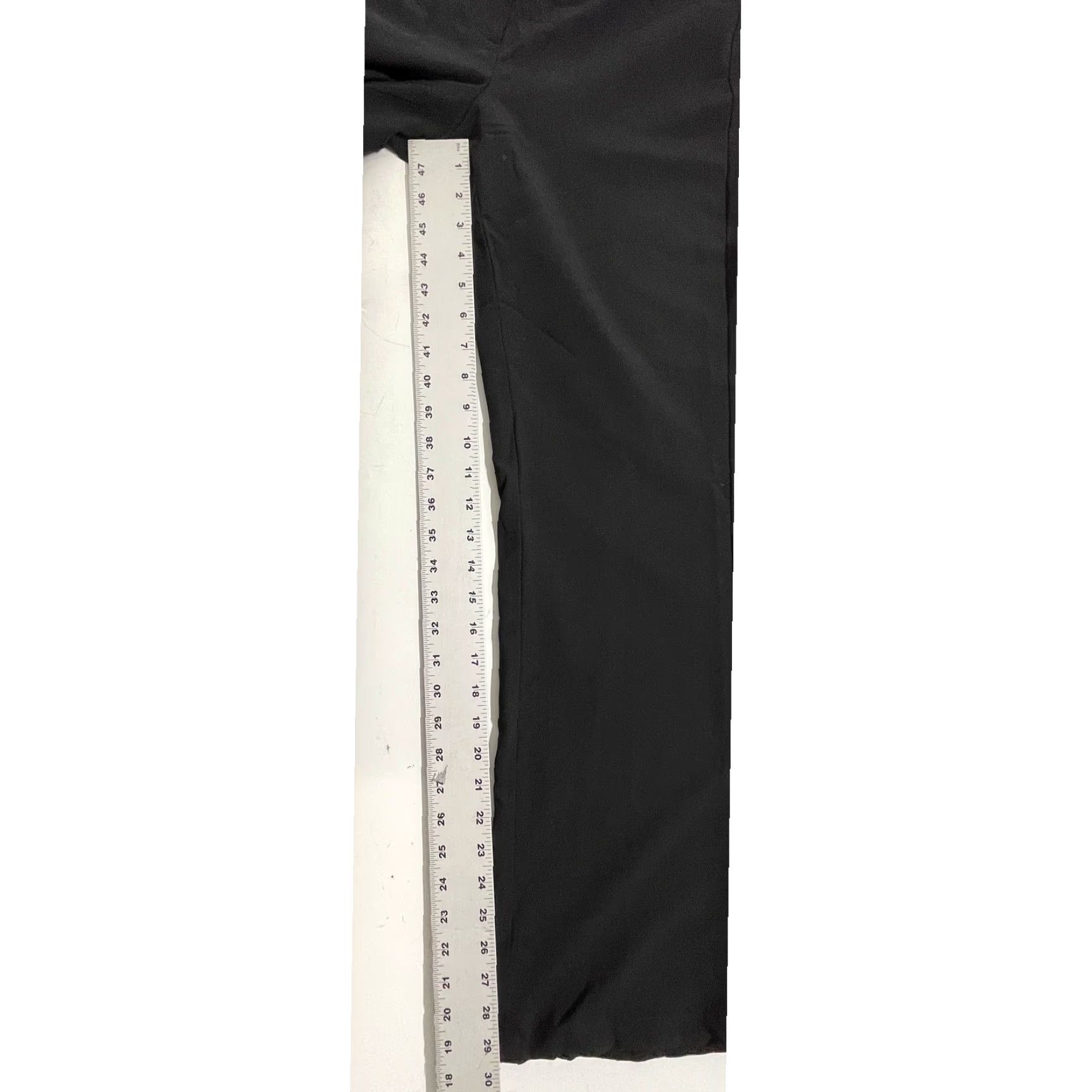 Elie Tahari Elie Tahari Dress Pants Women Size 6 Black Wool Blend Mid Rise Office Pants Straight Front Flat Front 29.5 Inseam Regular Rise Vintage? No Size 28" / US 6 / IT 42 - 7 Thumbnail