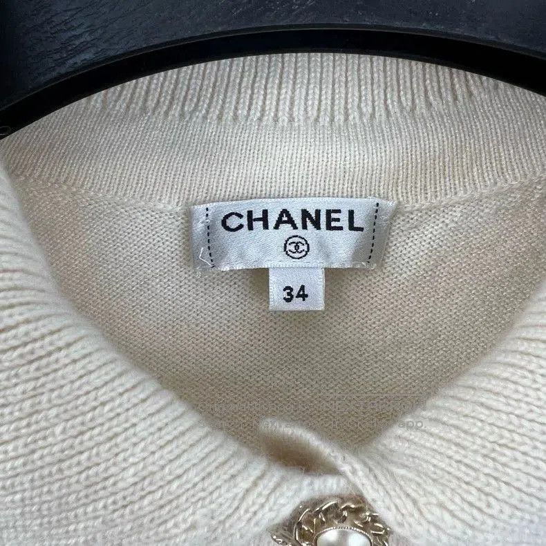 Chanel Chanel Pearl Button Collar Knit Top. Size US M / EU 48-50 / 2 - 6 Thumbnail