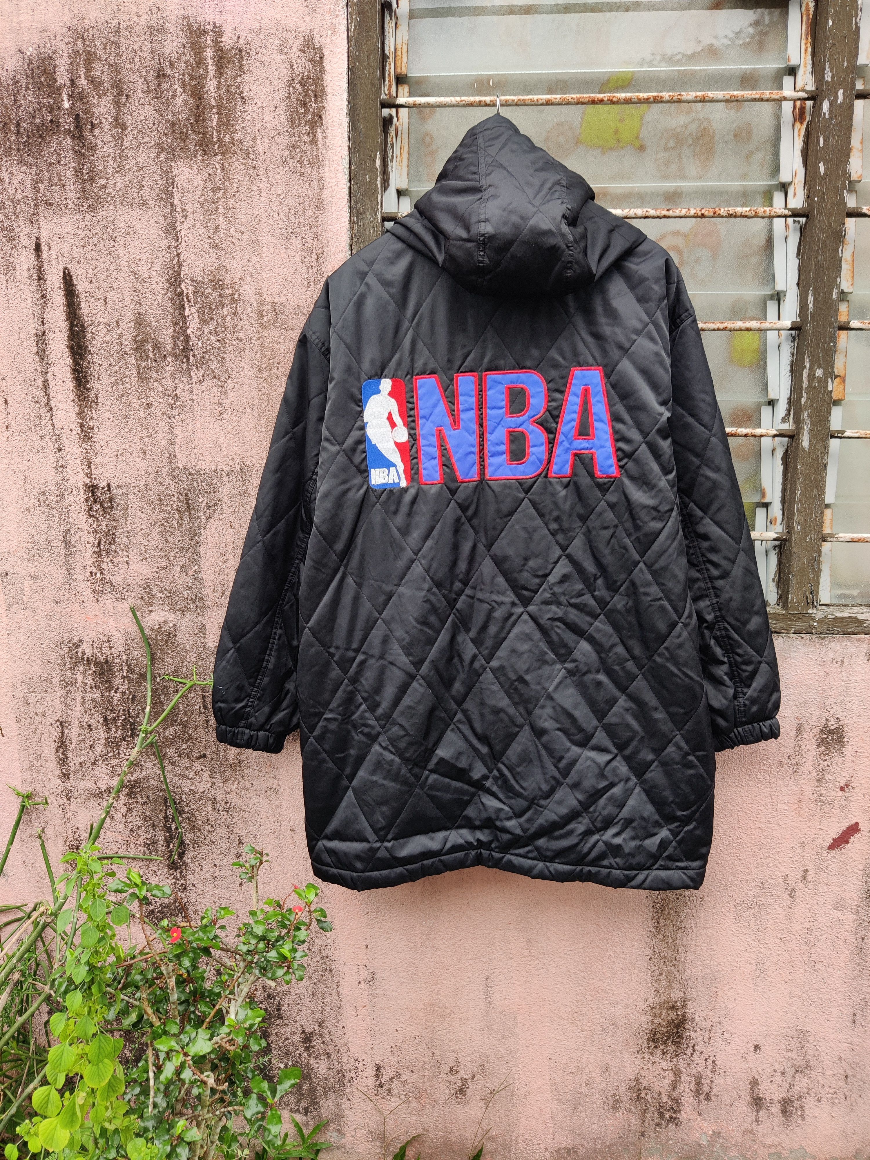 Japanese Brand Vintage Rare NBA Embroided Big Logo Winter Quilted Jacket Size US M / EU 48-50 / 2 - 2 Thumbnail