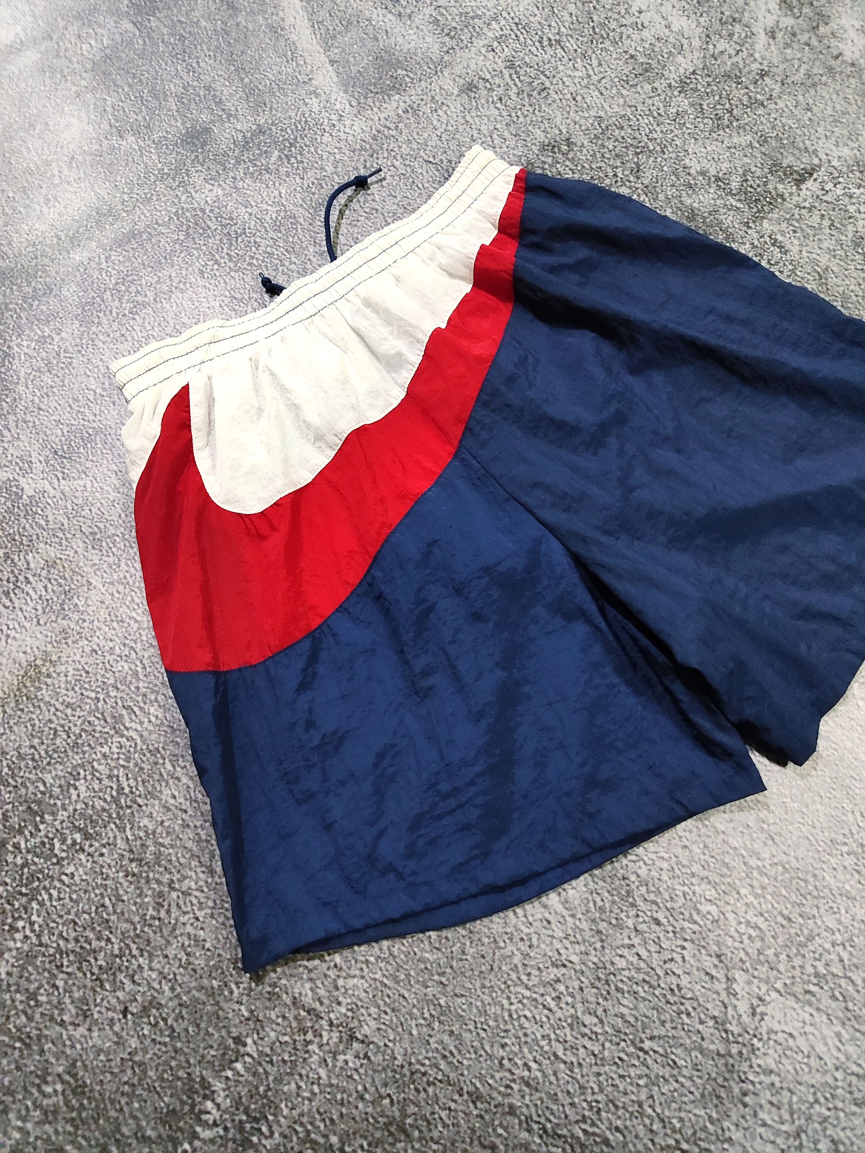 Nike Vintage Nike Mesh Brief Swim Trunks Suit Wear Big Swoosh Size US 30 / EU 46 - 2 Thumbnail