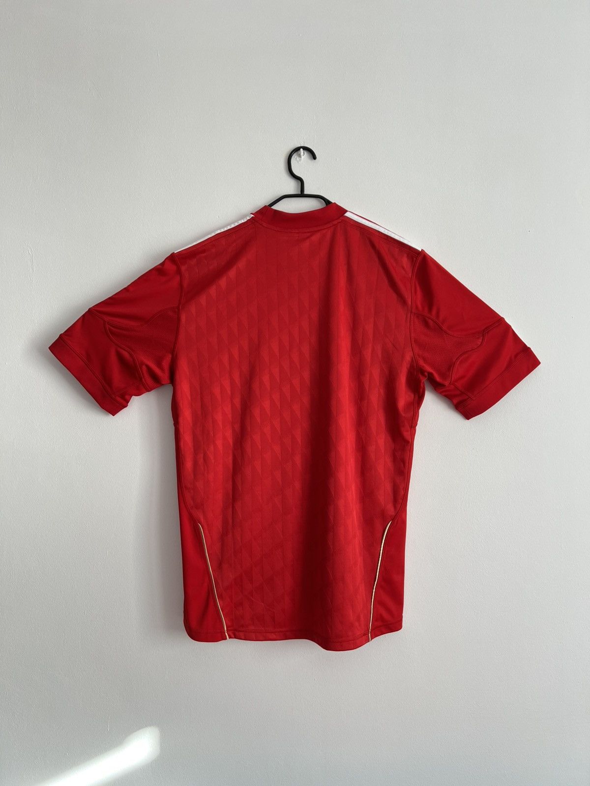 Adidas Vintage Liverpool 2010/12 Adidas Soccer Jersey XL size Size US XL / EU 56 / 4 - 5 Thumbnail