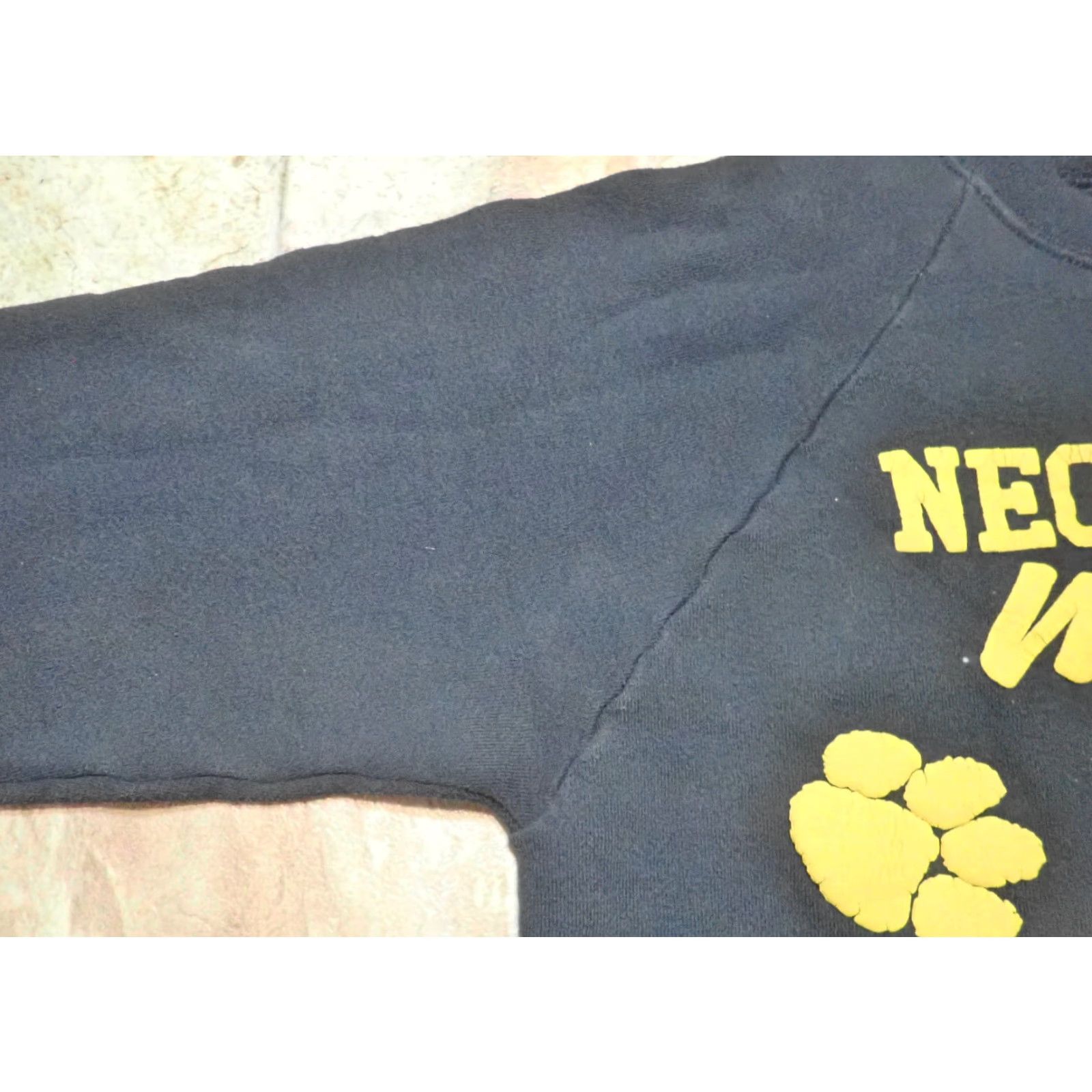 Vintage VINTAGE Screen Stars Neosho Wildcats Sweatshirt Mens M Black Graphic Print Pullover 70s 80s High School Paw Print USA Size US M / EU 48-50 / 2 - 4 Thumbnail