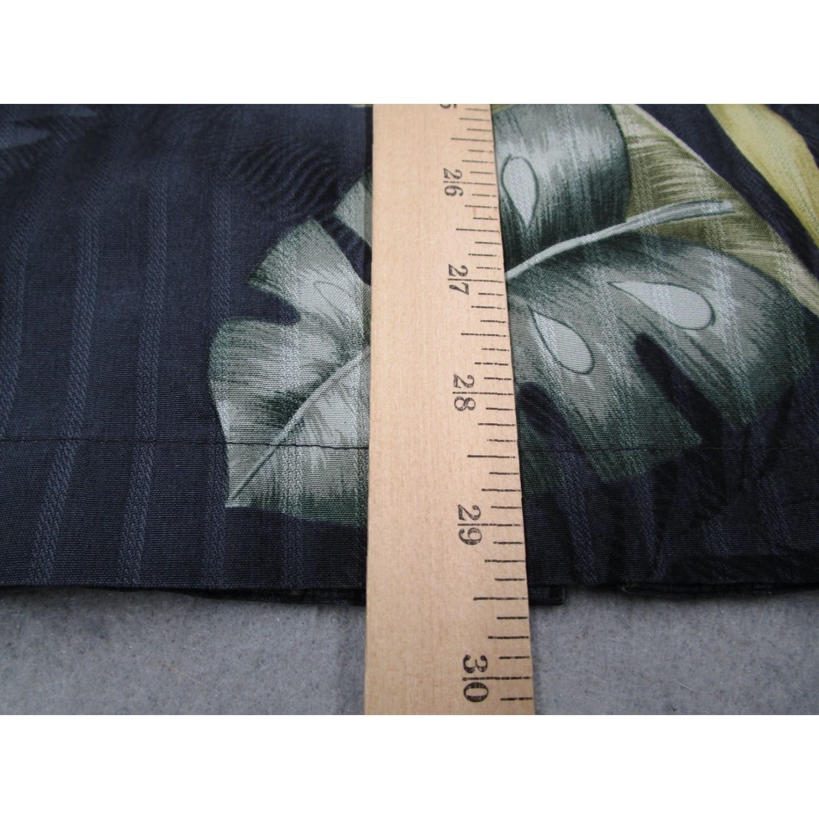 Tommy Bahama Vintage Tommy Bahama Shirt Mens XL Gray Silk Button Up Hawaiian Loop Collar Tiki Size US XL / EU 56 / 4 - 7 Thumbnail