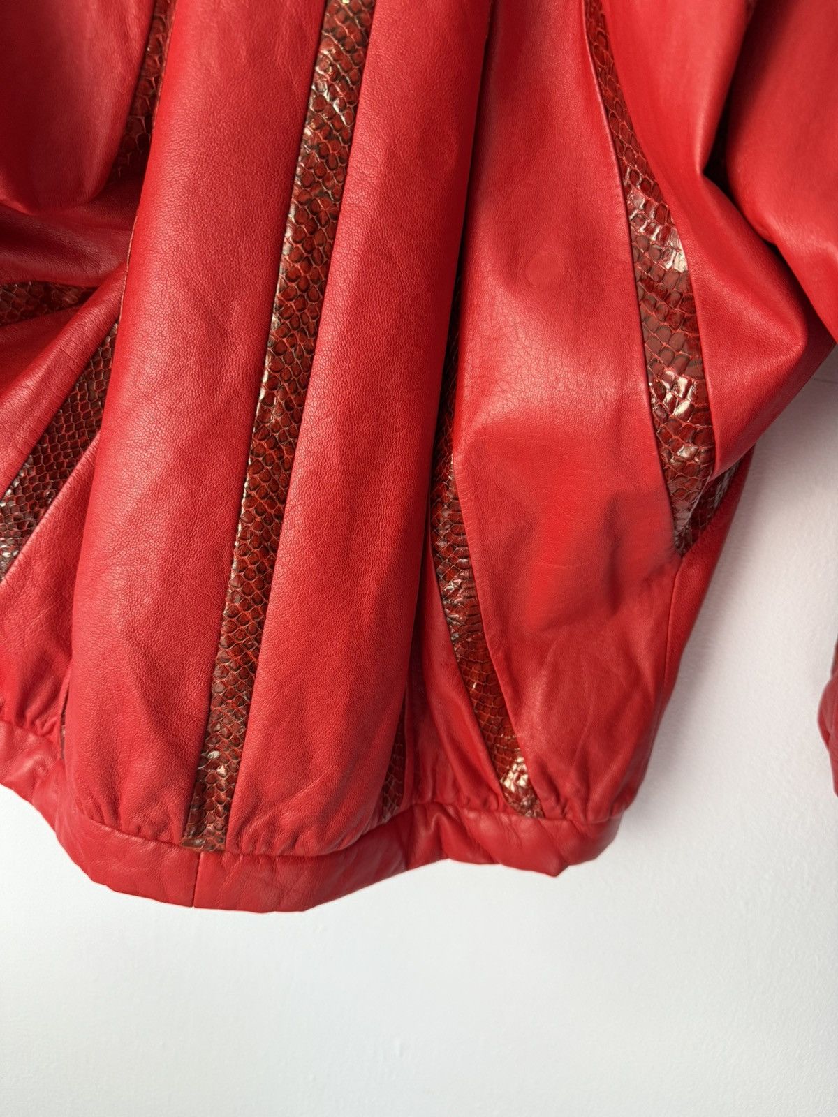 Vintage Vintage Vera Pelle Snake Skin Leather Red Jacket 80s MJ Size US L / EU 52-54 / 3 - 13 Thumbnail