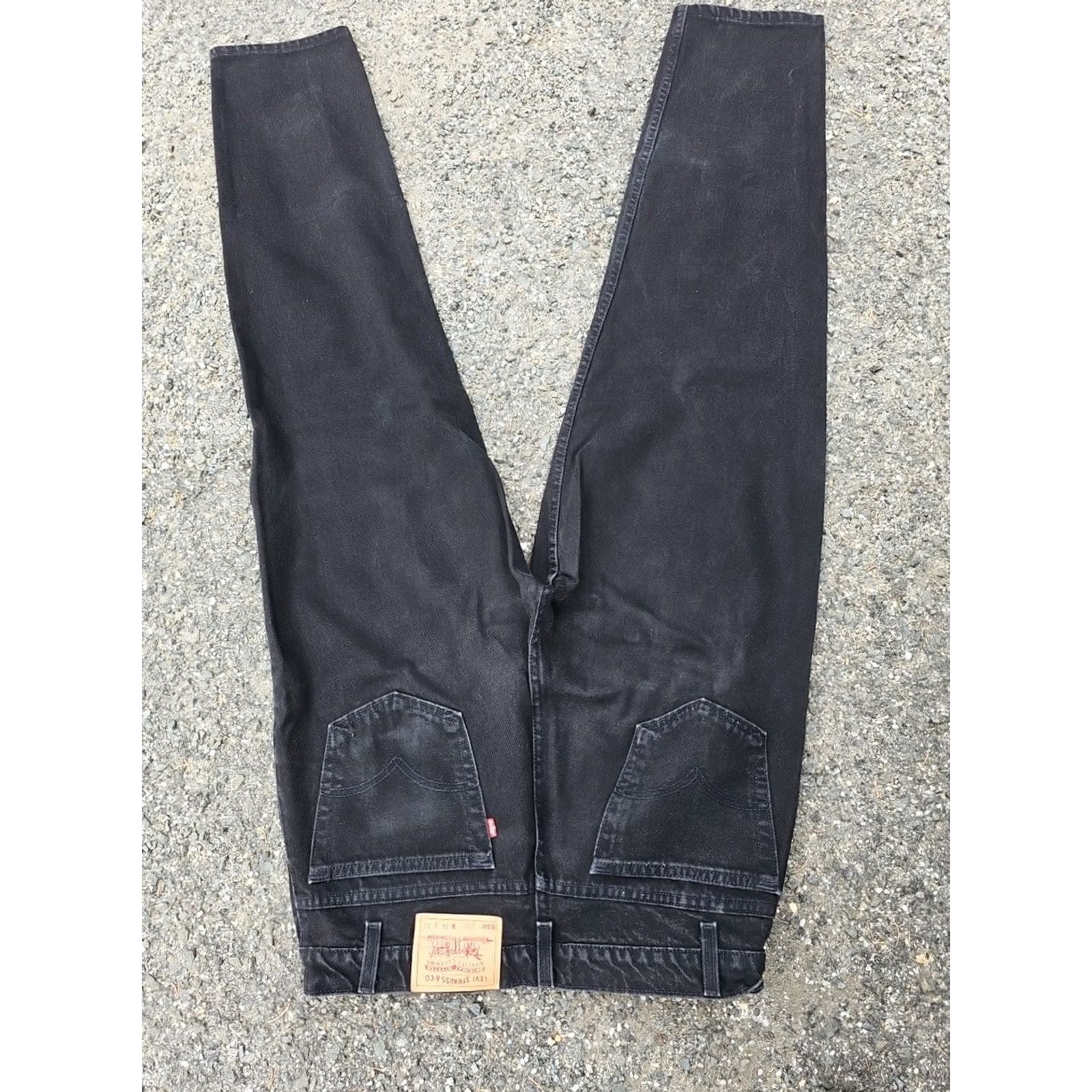 Levi's VINTAGE Levi’s 550 Black Denim Jeans Made In USA Size 36x32 Relaxed Fit Mens Jeans 90s USA Distressed Fade Size US 36 / EU 52 - 4 Thumbnail