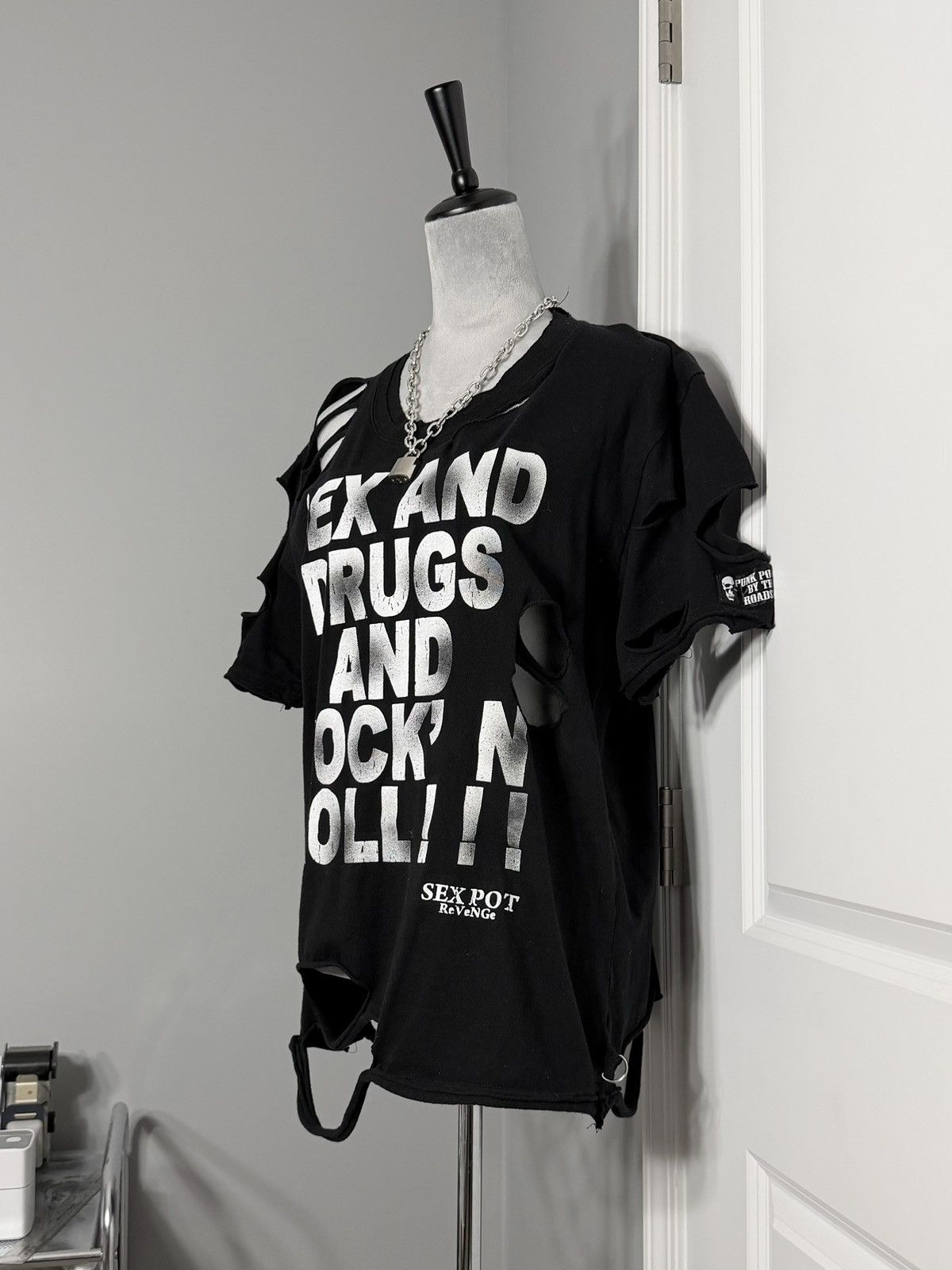 Sex Pot ReVeNGe Sex Pot Revenge Distressed Graphic Shirt Size US L / EU 52-54 / 3 - 3 Thumbnail