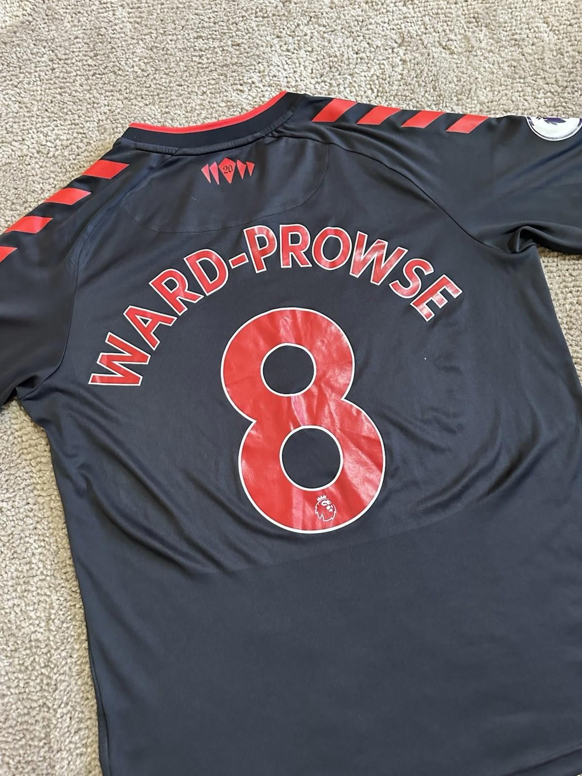Hummel Southampton 2021-22 Football Shirt Jersey Ward-Prowse #8 Size US L / EU 52-54 / 3 - 11 Thumbnail