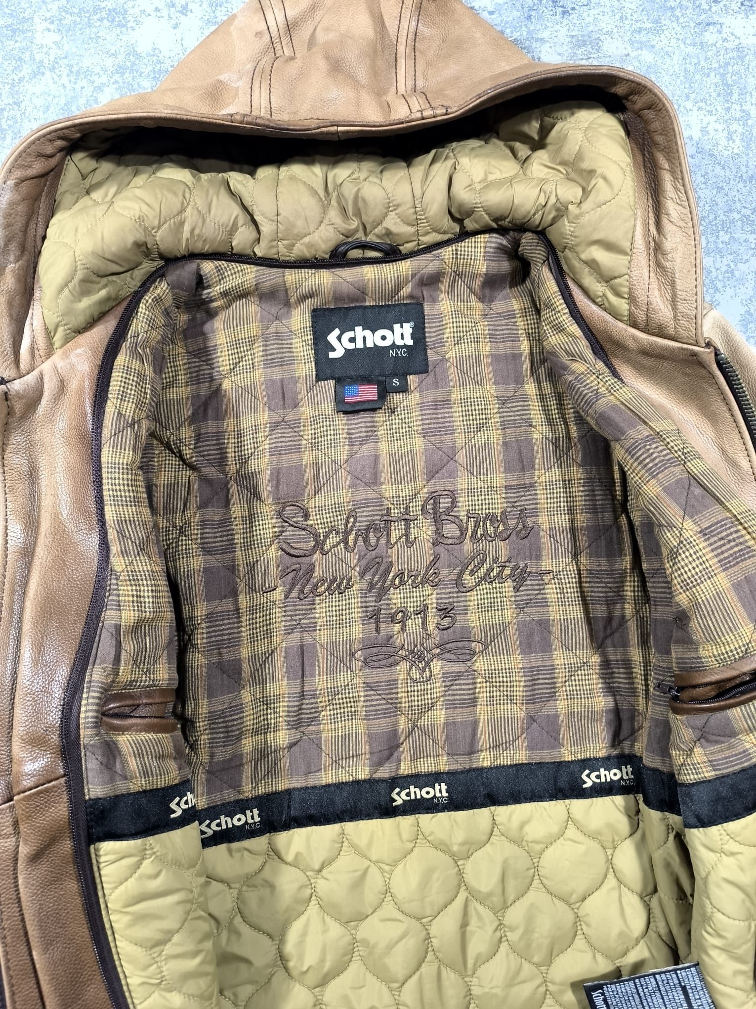 Schott vtg hooded naturally faded schott leather bomber Size US S / EU 44-46 / 1 - 12 Thumbnail
