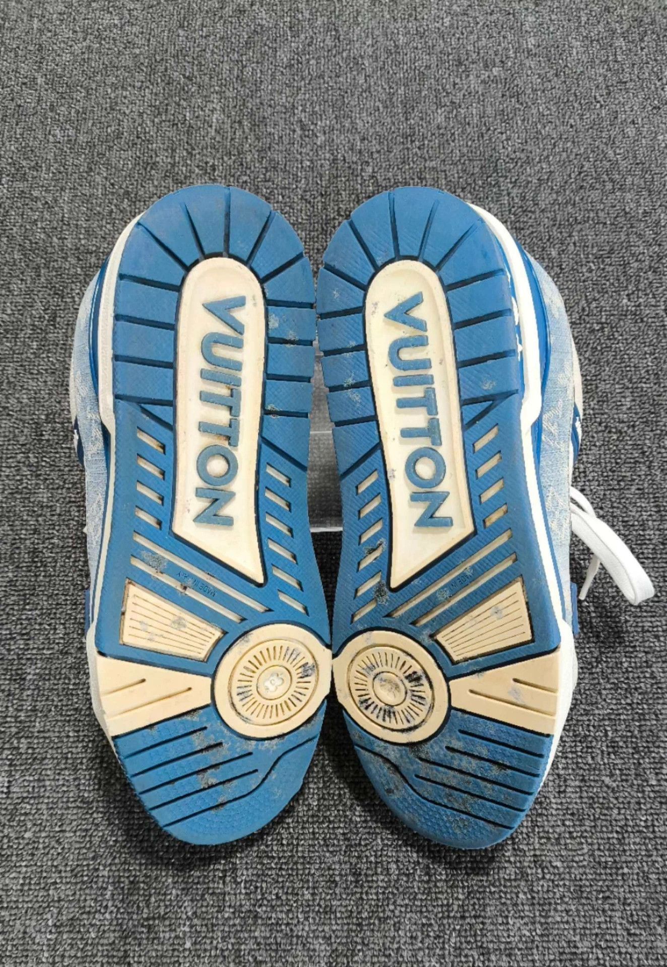 Louis Vuitton LV Trainer 95 New Faded Sneakers 40.5 Size US 9.5 / IT 39.5 - 6 Thumbnail