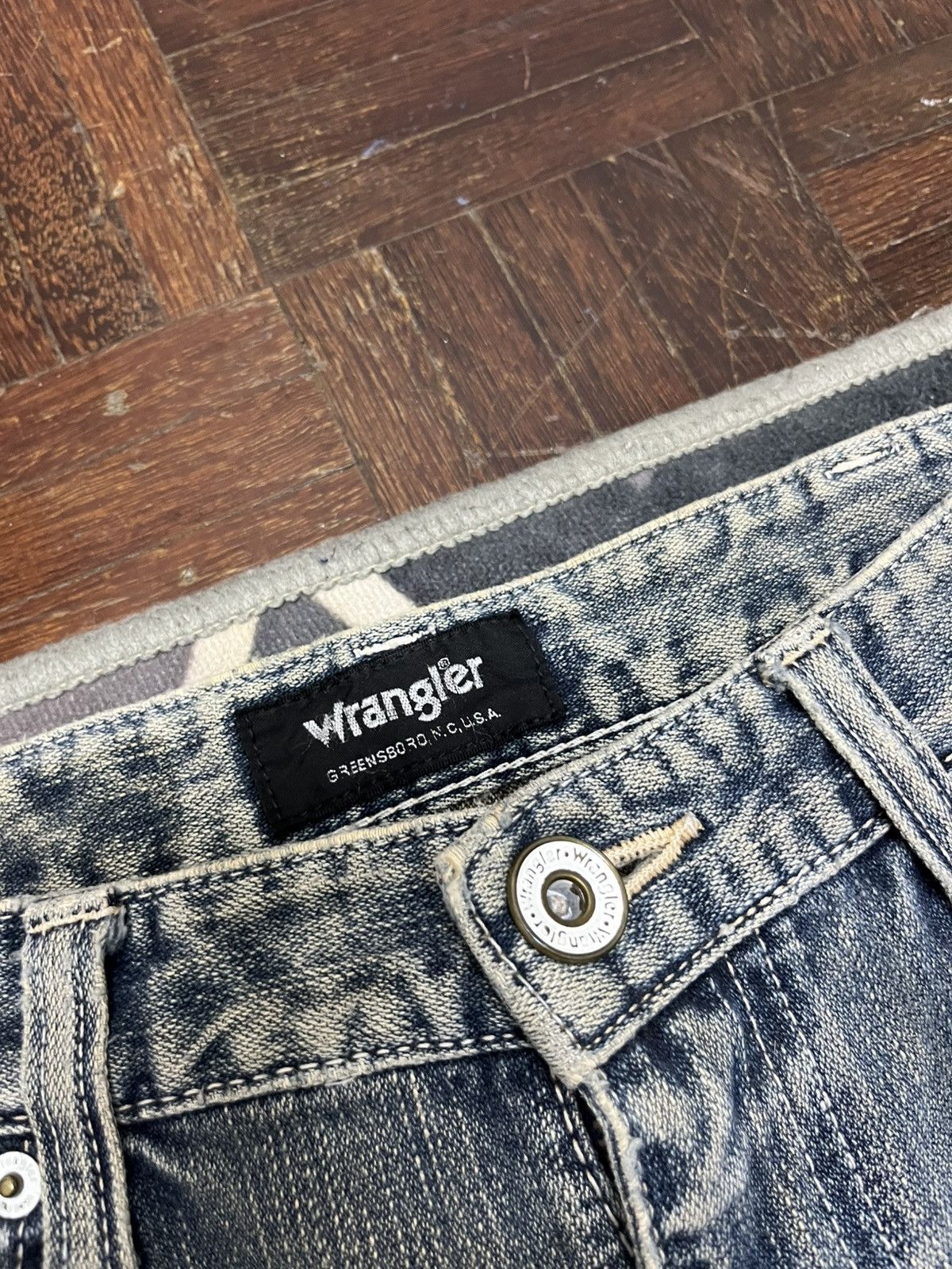 Le Grande Bleu (L.G.B.) 💥Vintage Trashed Wrangler Distressed FLARE Jeans Size US 31 - 5 Thumbnail