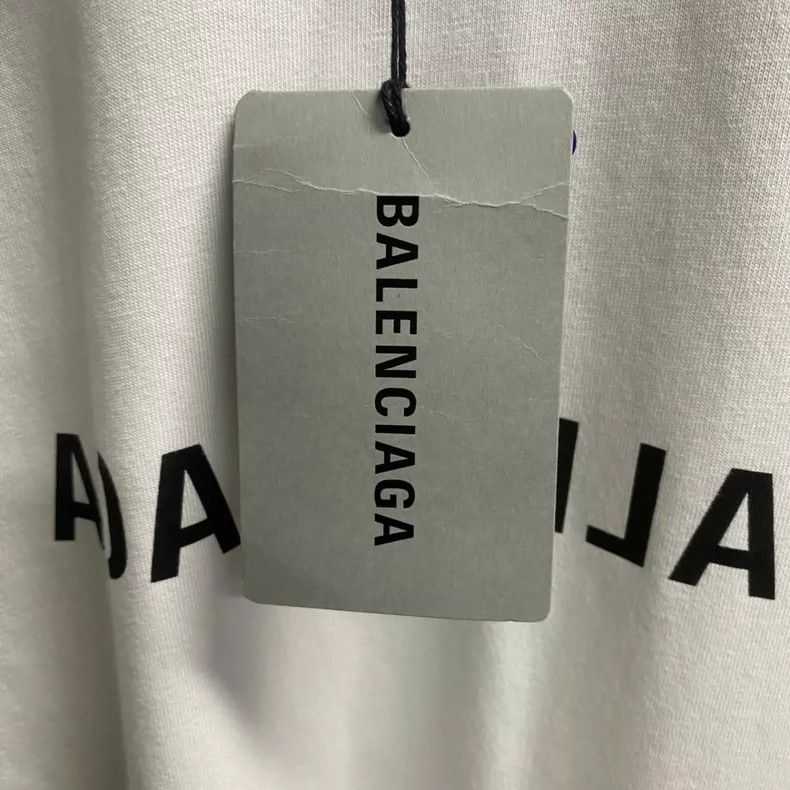 Balenciaga Balenciaga White reverse logo short sleeve Size US S / EU 44-46 / 1 - 5 Thumbnail