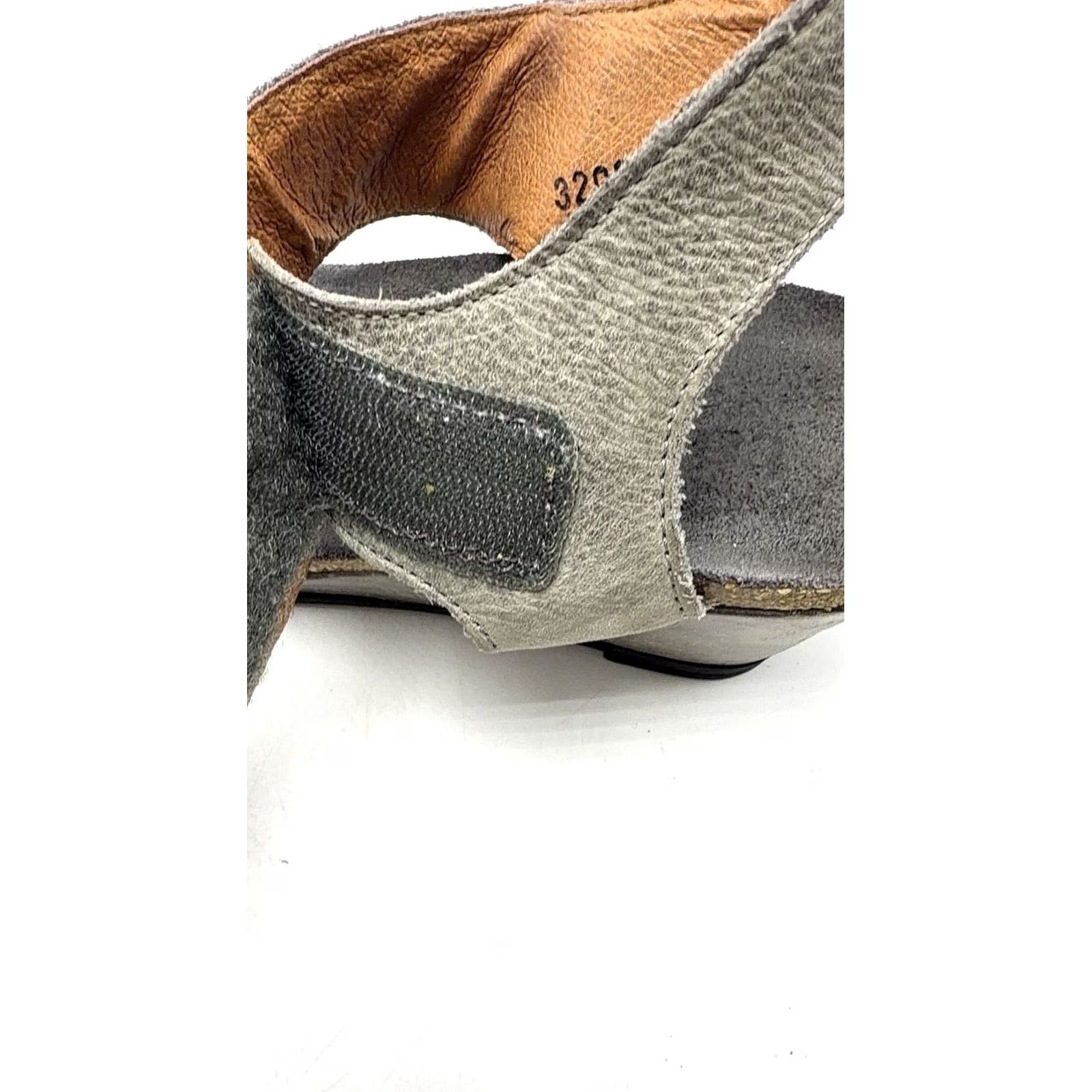 Taos Taos Wedge Sandals Women 7 Gray Leather Hook Loop Straps Open Toe Size US 7 / IT 37 - 6 Thumbnail