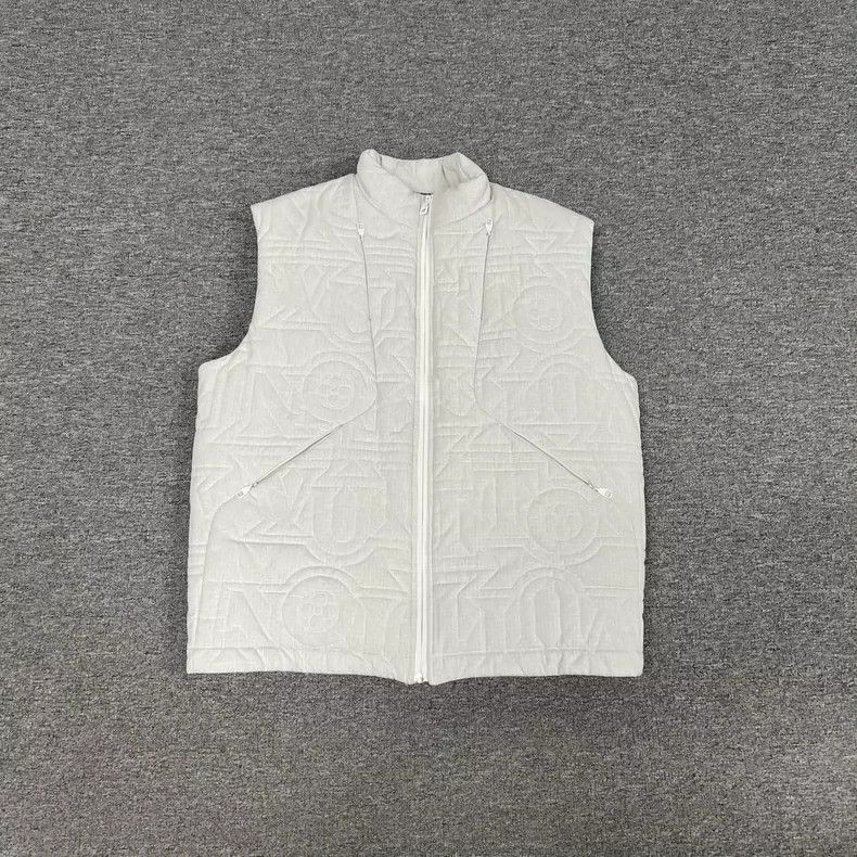 Louis Vuitton Louis Vuitton Embossed logo white down embossed vest 2505-N Size US S / EU 44-46 / 1 - 1 Thumbnail