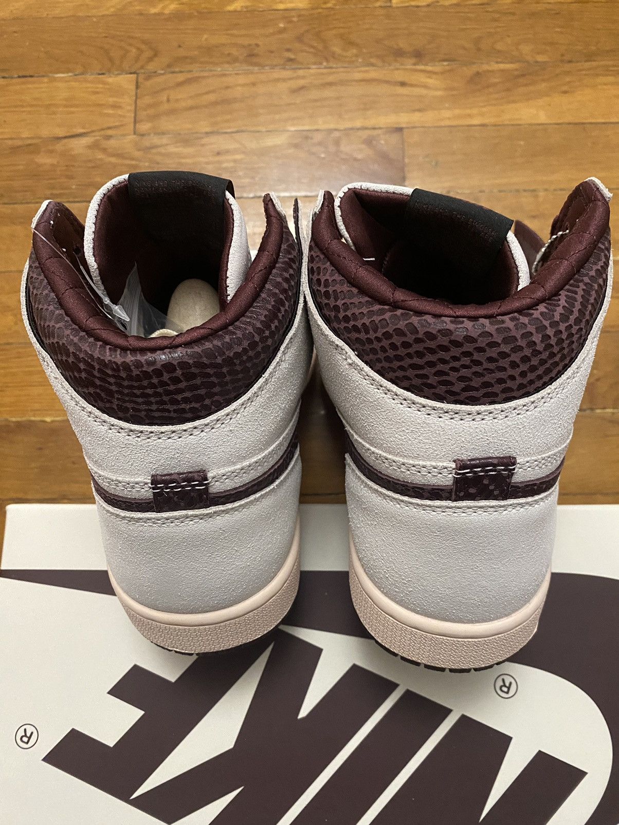 A Ma Maniere × Jordan Brand × Nike Size 9.5 - Air Jordan 1 Retro High A Ma Maniere Sail Men’s Size US 9.5 / EU 42-43 - 5 Thumbnail