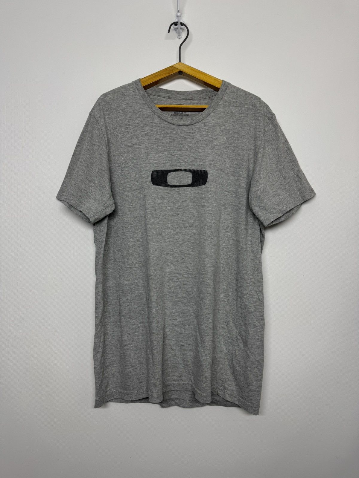 Oakley Vintage OAKLEY Center Logo T Shirt Blue Hype Rare Gorpcore Size US S / EU 44-46 / 1 - 3 Thumbnail