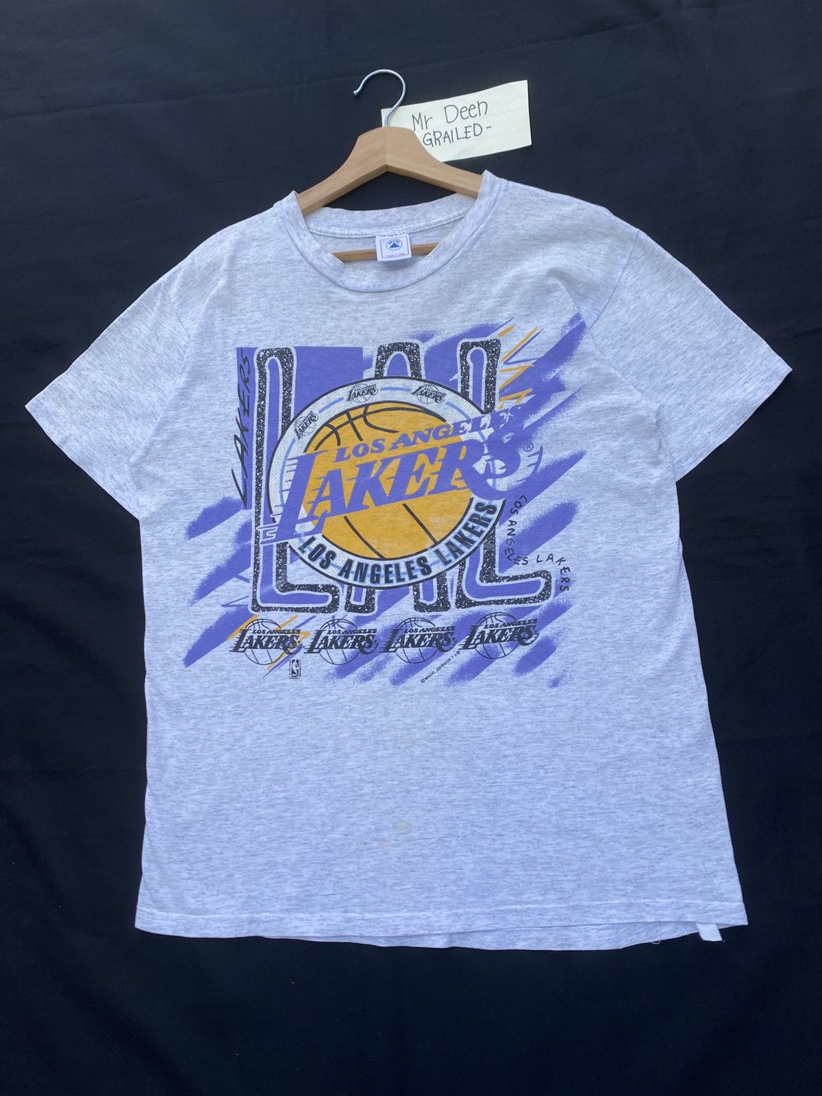 NBA Rare Vintage 90s L.A Lakers NBA Magic Johnson Tshirt Size US L / EU 52-54 / 3 - 3 Thumbnail