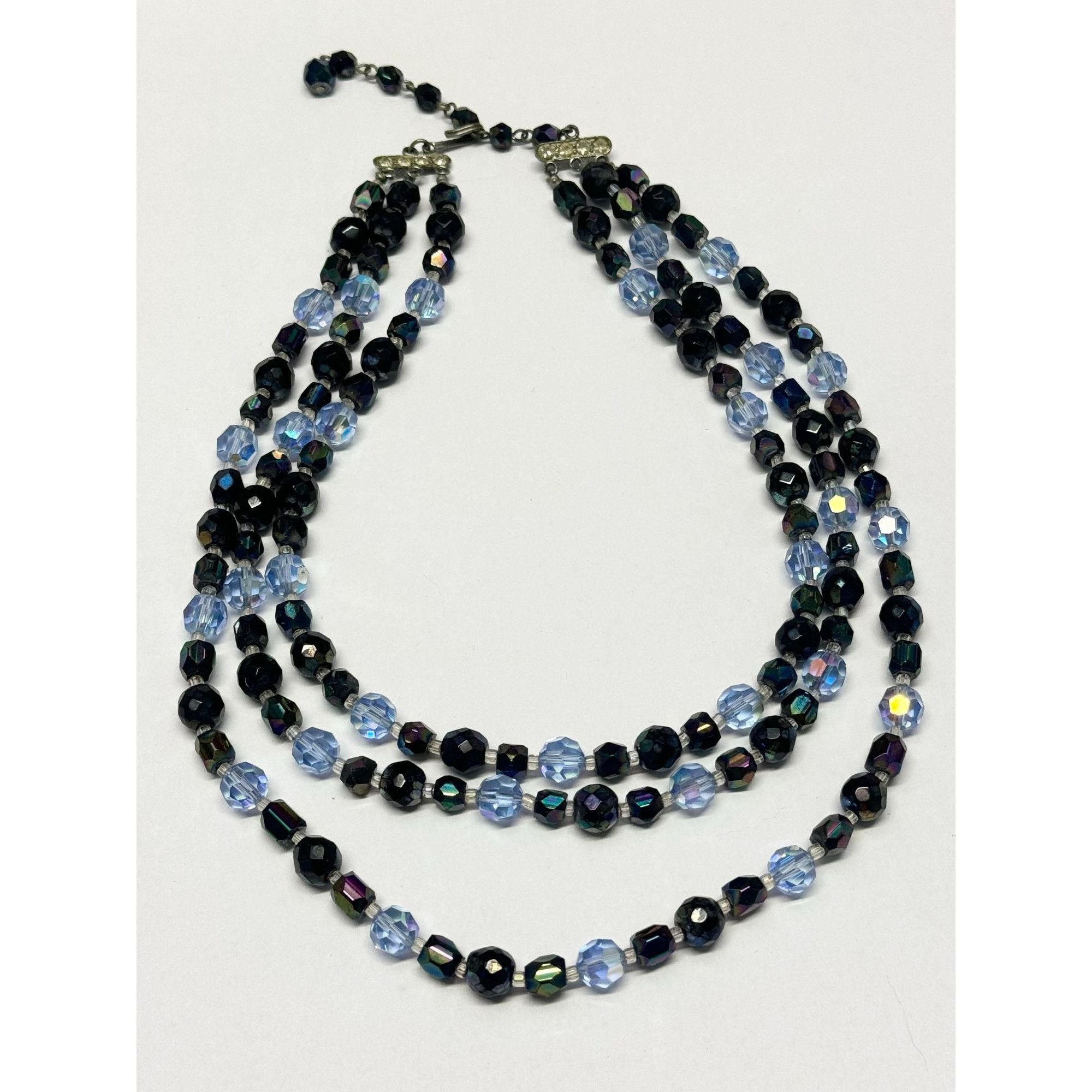 Vintage Vintage blue three strand crystal necklace Size ONE SIZE - 2 Thumbnail