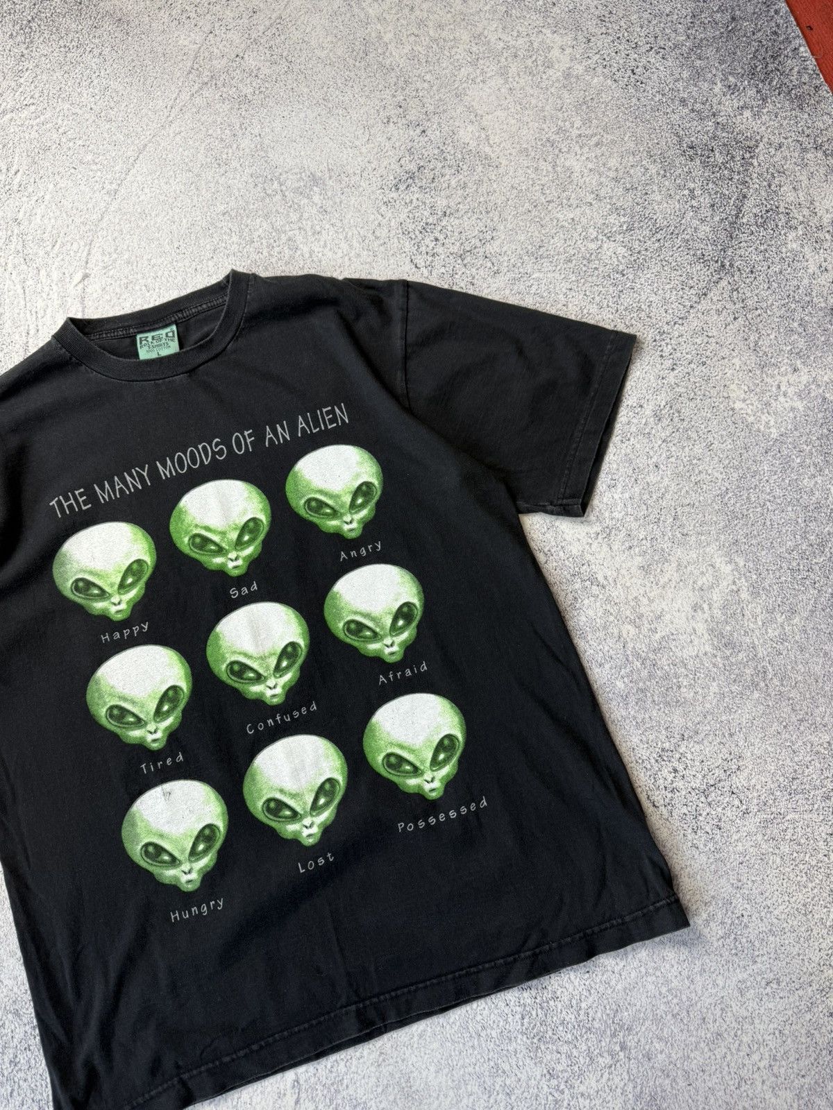 Vintage Vintage ALIEN MOODS 90s FLUORESCENT PRINT SINGLE STITCH TEE Size US L / EU 52-54 / 3 - 4 Thumbnail