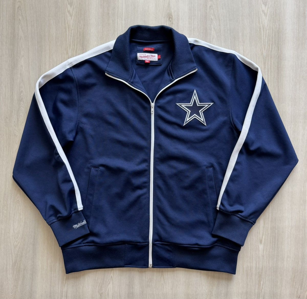 Mitchell & Ness Mitchell & Ness Throwbacks Dallas Cowboys Track Jacket Sz L Size US L / EU 52-54 / 3 - 2 Thumbnail