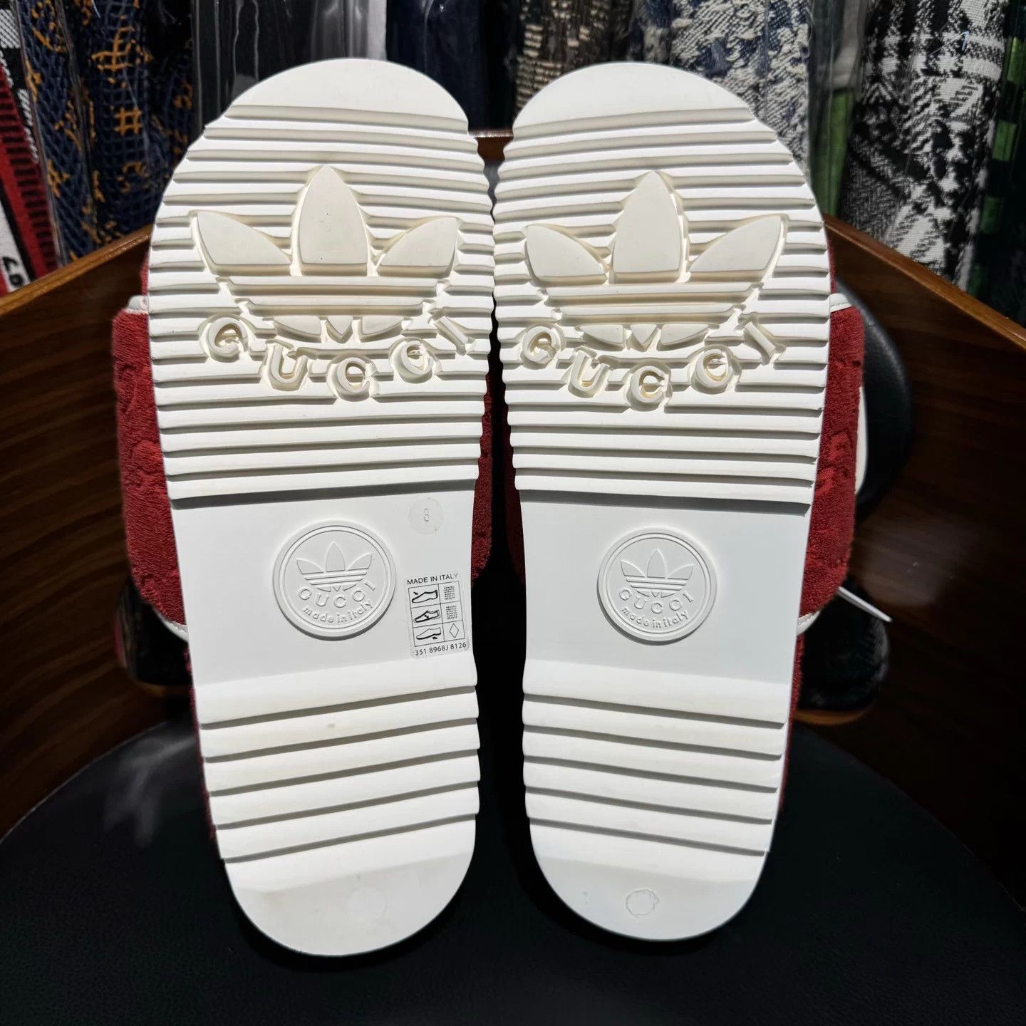Gucci Gucci x Adidas Slipper Slides White/Red 8/42 Size US 8 / EU 41 - 8 Thumbnail