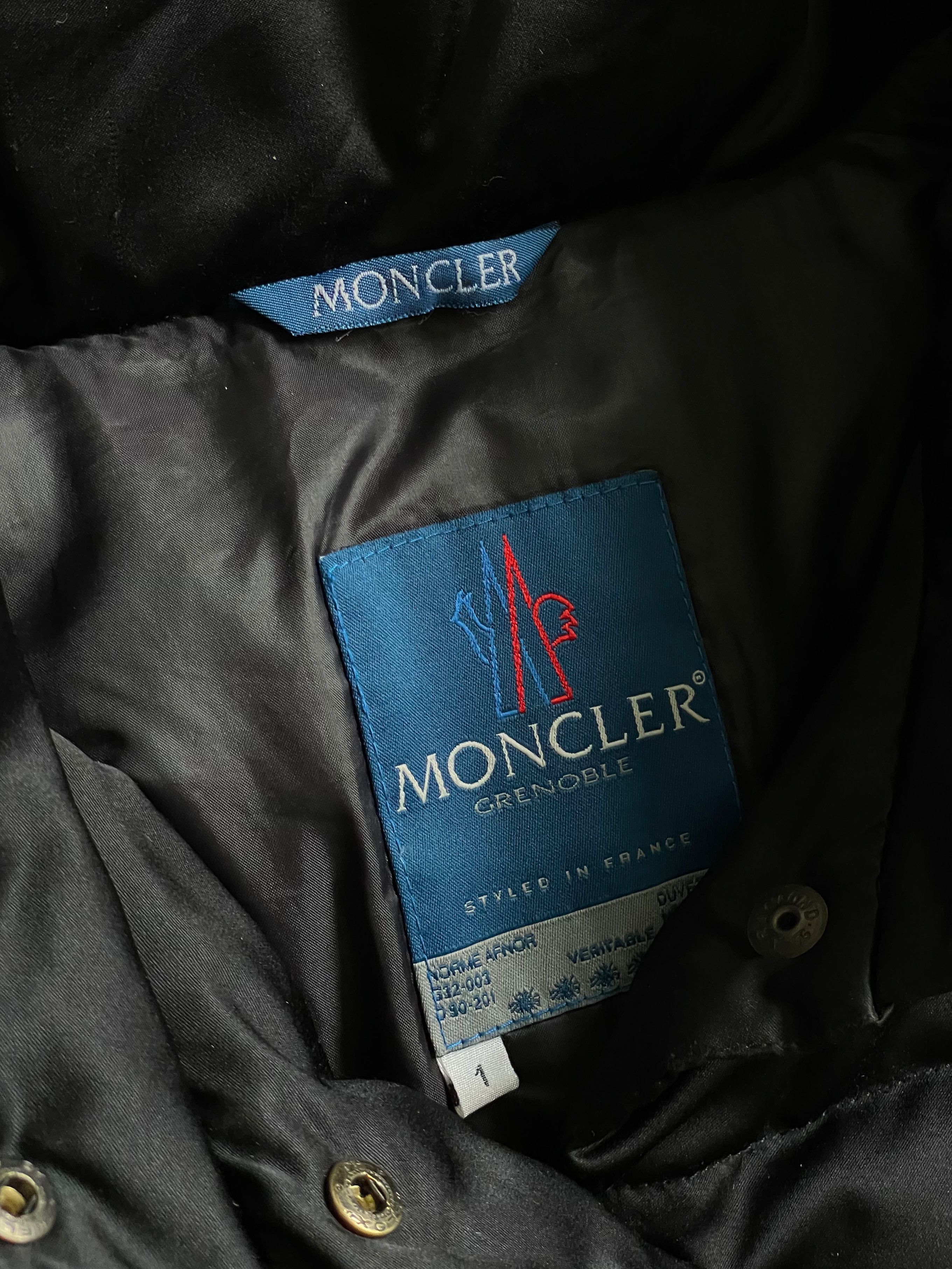 Moncler Vintage Moncler Grenoble Oversized Black Satin Down Jacket Size M / US 6-8 / IT 42-44 - 10 Thumbnail