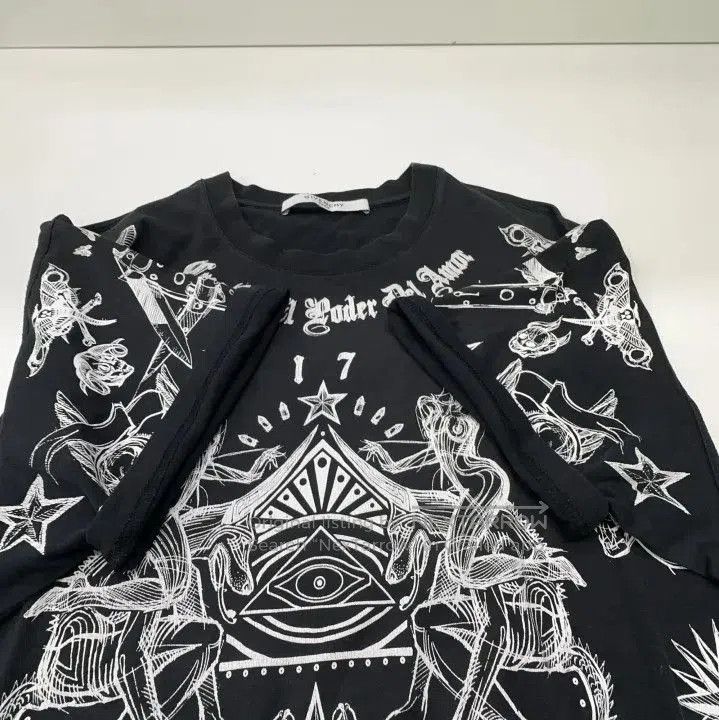 Givenchy Givenchy Printed Short Sleeve Casual T-Shirt. Size US XXS / EU 40 - 4 Thumbnail