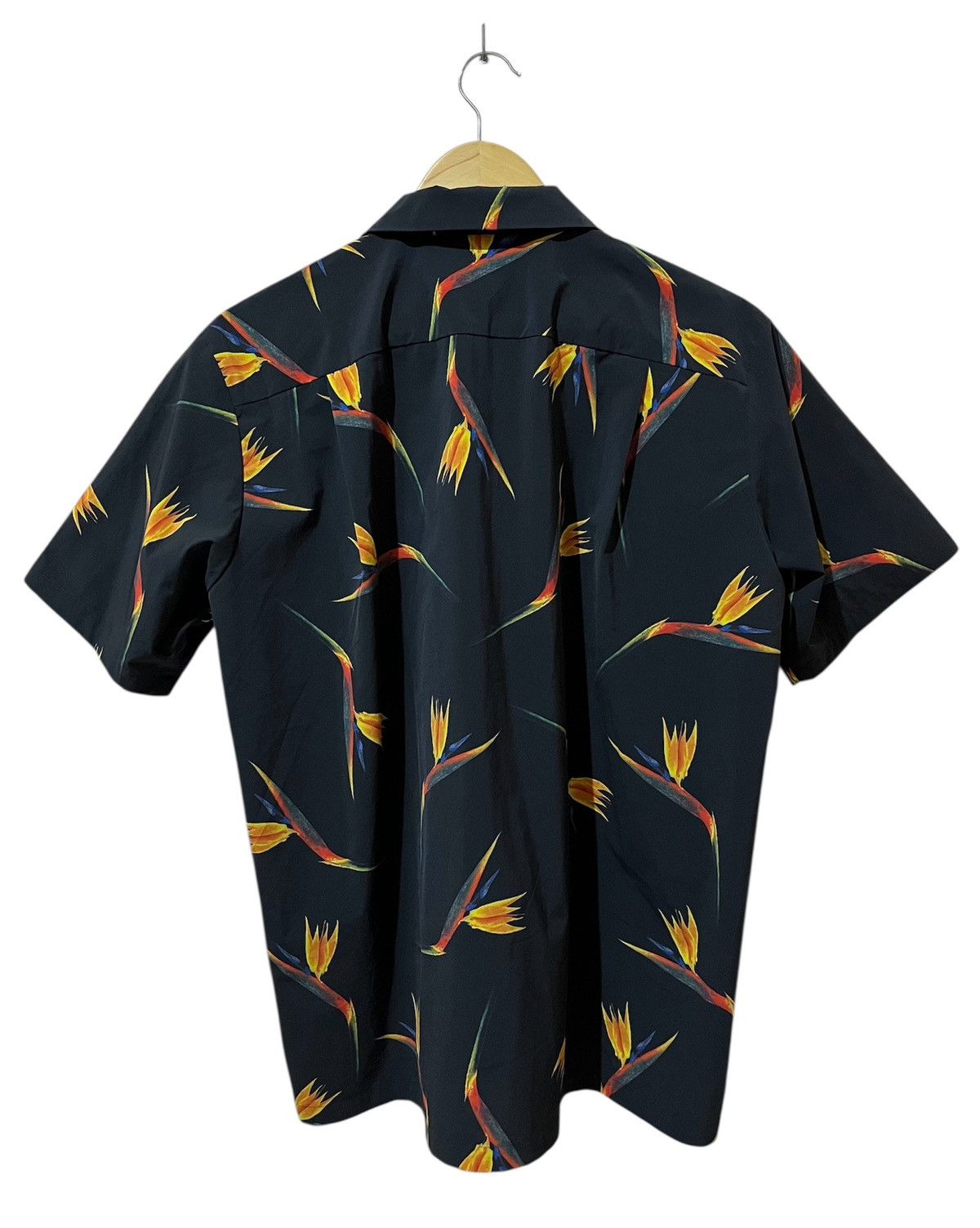Kazuyuki Kumagai Attachment Kazuyuki Kumagai Attachment - S/S’19 - Open Collar Shirt Size US L / EU 52-54 / 3 - 4 Thumbnail