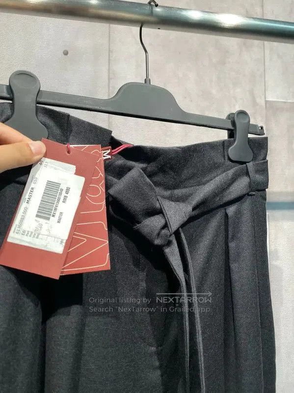 Max Mara MaxMara Women's Black Wool Casual Pants . Size 23" - 2 Thumbnail