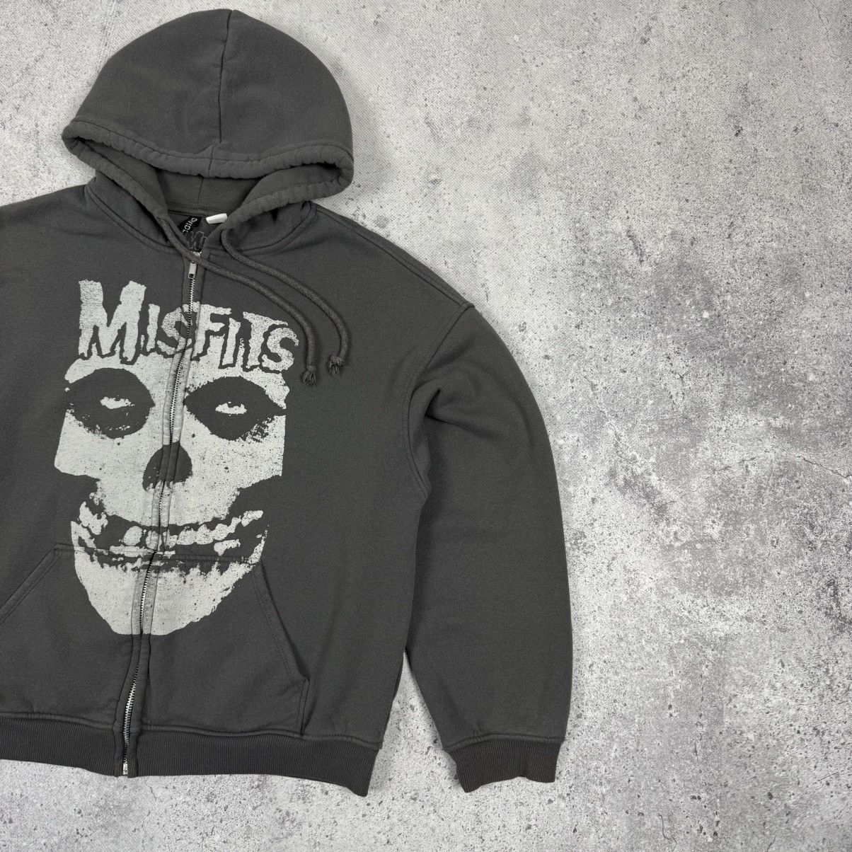 H&M × Misfits Misfits Big Skull Band Zip Hoodie H&M Size US S / EU 44-46 / 1 - 3 Thumbnail