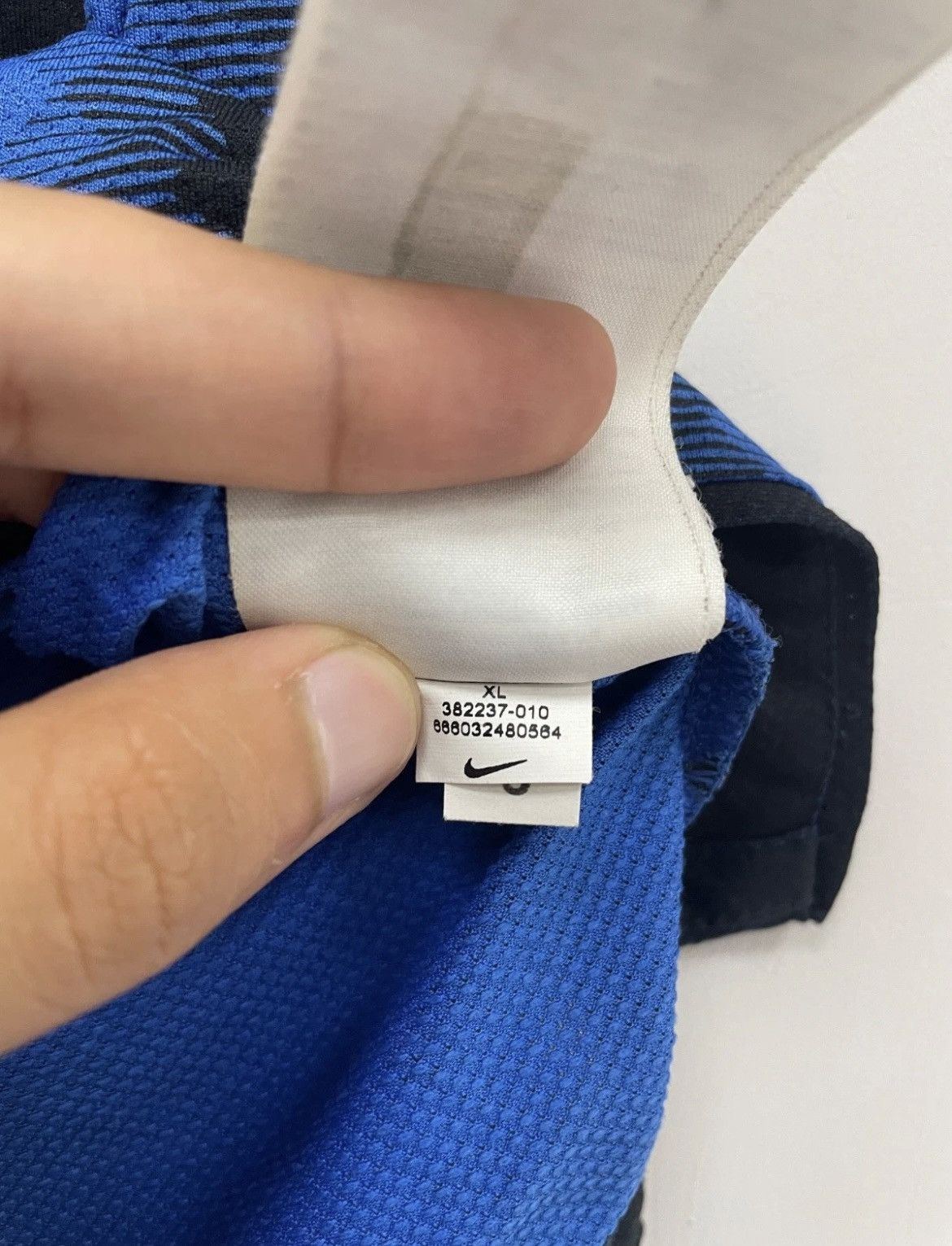 Nike Inter Milan 2010/2011 Home Football Shirt Jersey Youth Boys Size US XS / EU 42 / 0 - 8 Thumbnail