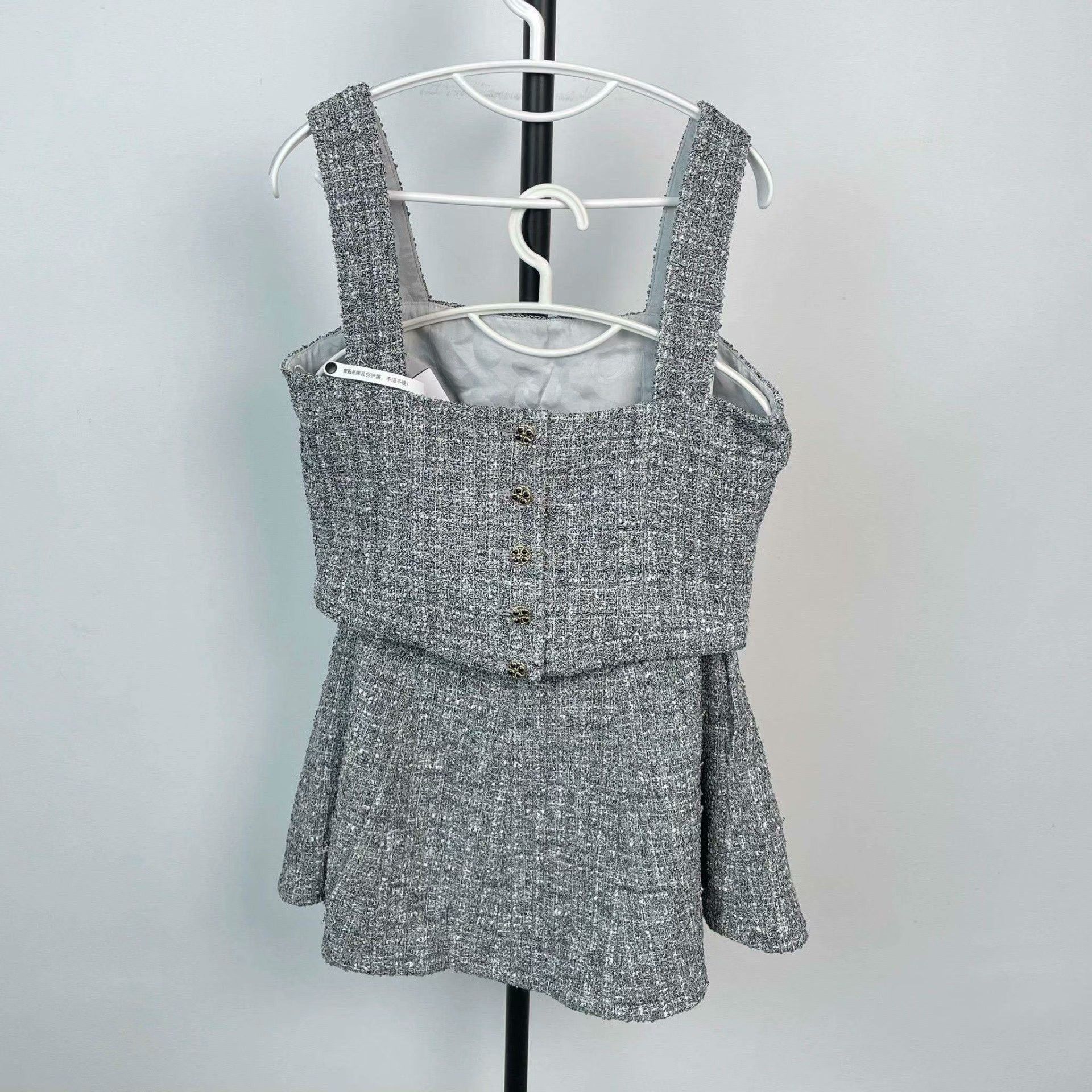 Chanel Chanel Gray Blouse 40 Women Size M / US 6-8 / IT 42-44 - 1 Thumbnail