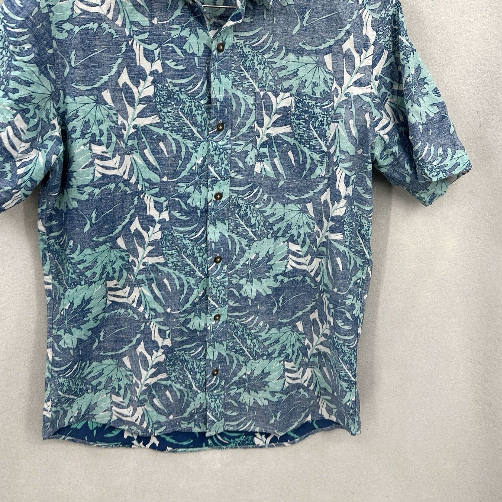 TravisMathew Travis Mathew Shirt Mens Large Blue Short Sleeve Hawaiian Floral Reverse Weave Shirt Mens Large Blue Hawaiian Floral Print Button-Up 90s Theme Mens Size US L / EU 52-54 / 3 - 4 Thumbnail