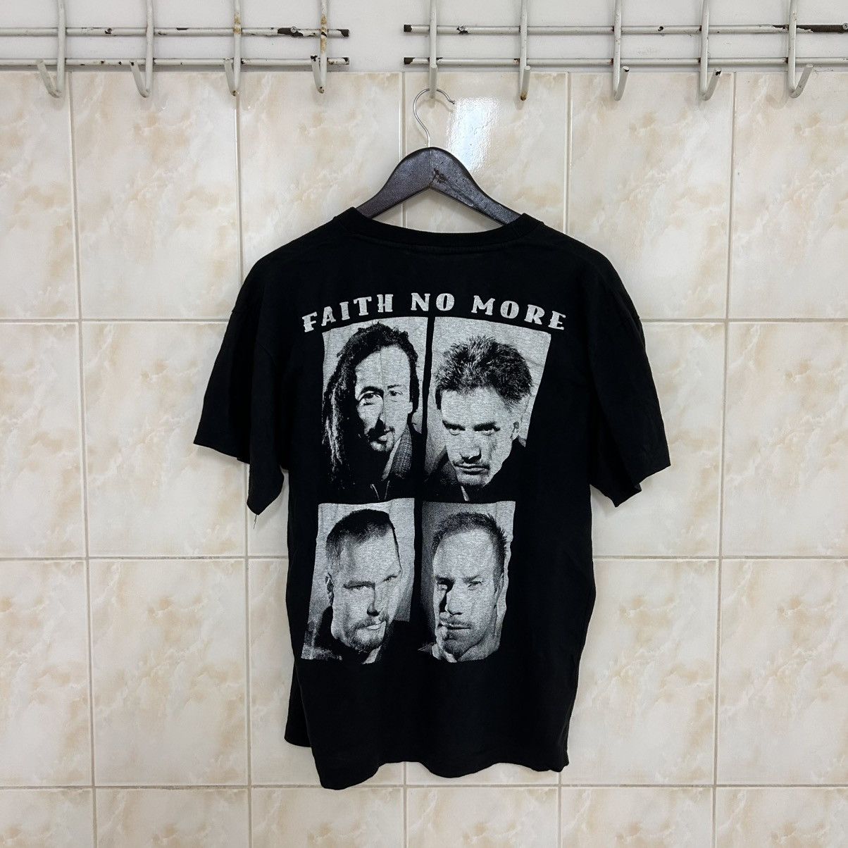 Band Tees Faith No More Graphic Band T-Shirt Extra Rare One One Seam Size US L / EU 52-54 / 3 - 10 Thumbnail