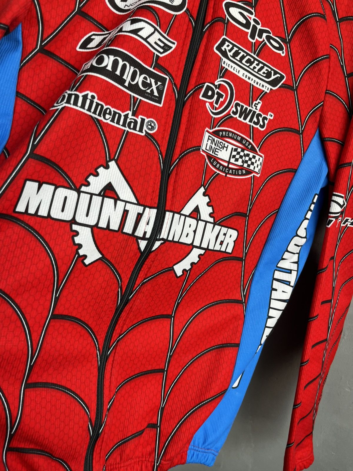GOREWEAR Spider Man long sleeve vintage 90s Size US M / EU 48-50 / 2 - 8 Thumbnail