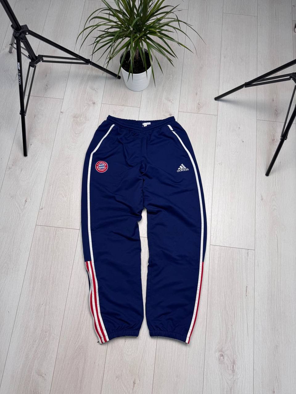 Adidas Vintage adidas parachute x Bayern munchen pants 90s y2k Size US 32 / EU 48 - 1 Thumbnail