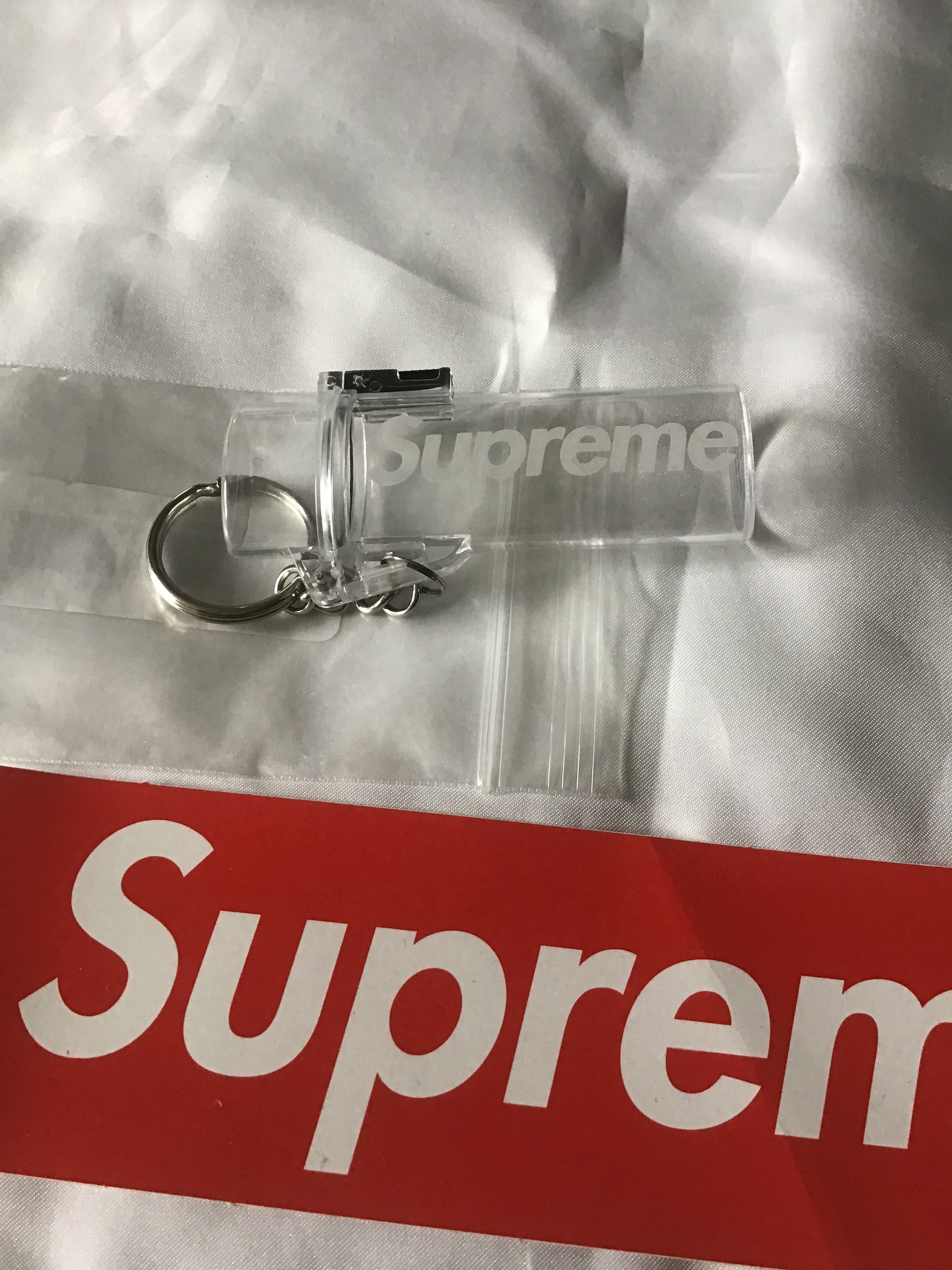 Supreme SUPREME Waterproof Lighter Keychain Size ONE SIZE - 5 Thumbnail