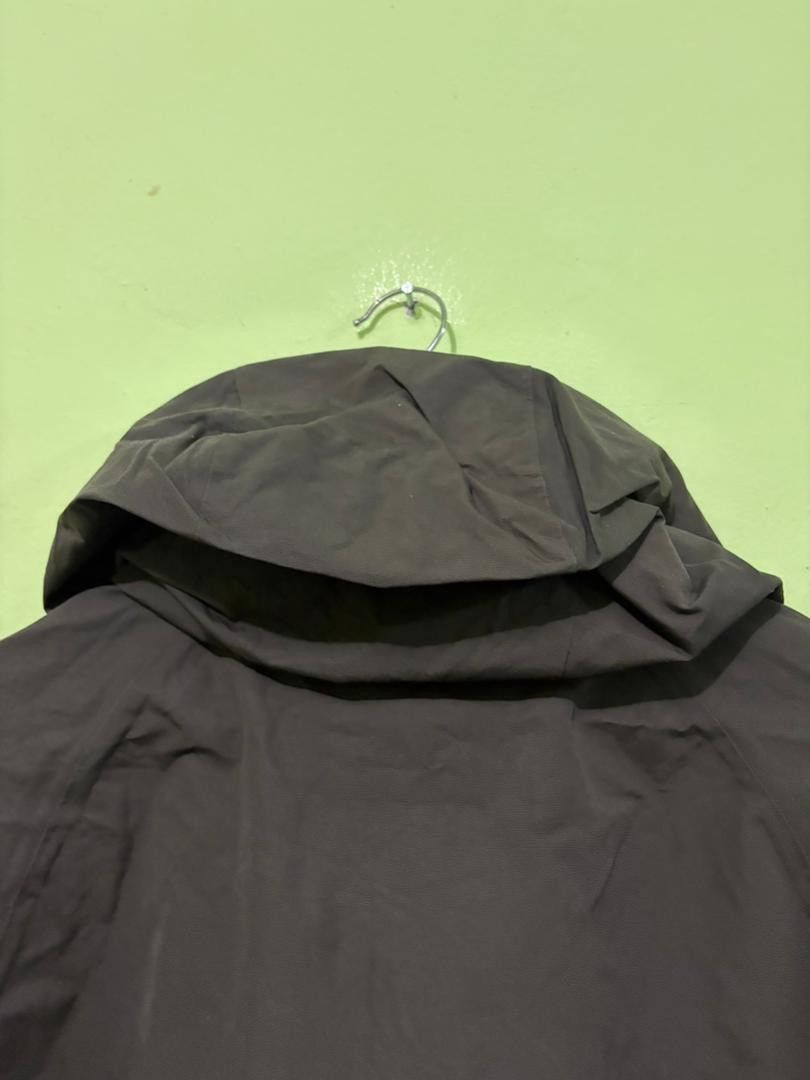 Lemaire Lemaire X Uniqlo Waterproof Jacket Olive Color with Hoodies Size US L / EU 52-54 / 3 - 10 Thumbnail