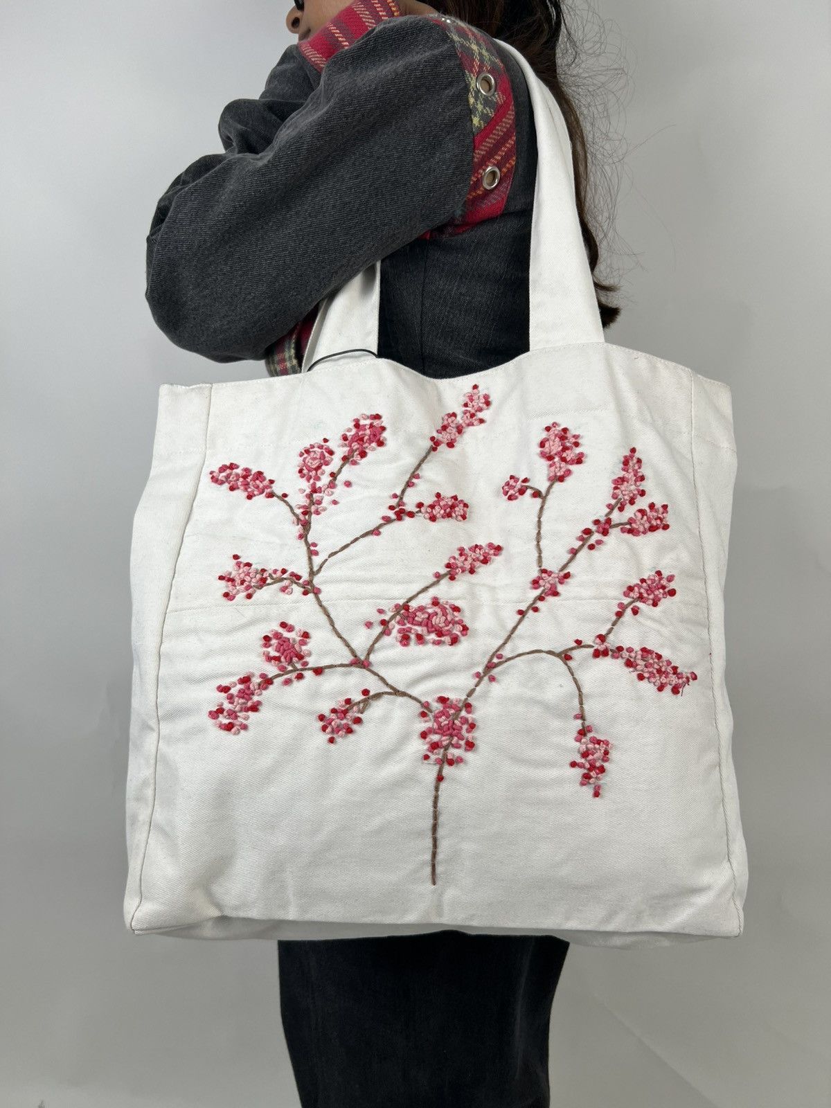 Vintage Upcycled crazy embroidered toote bag Size ONE SIZE - 1 Thumbnail