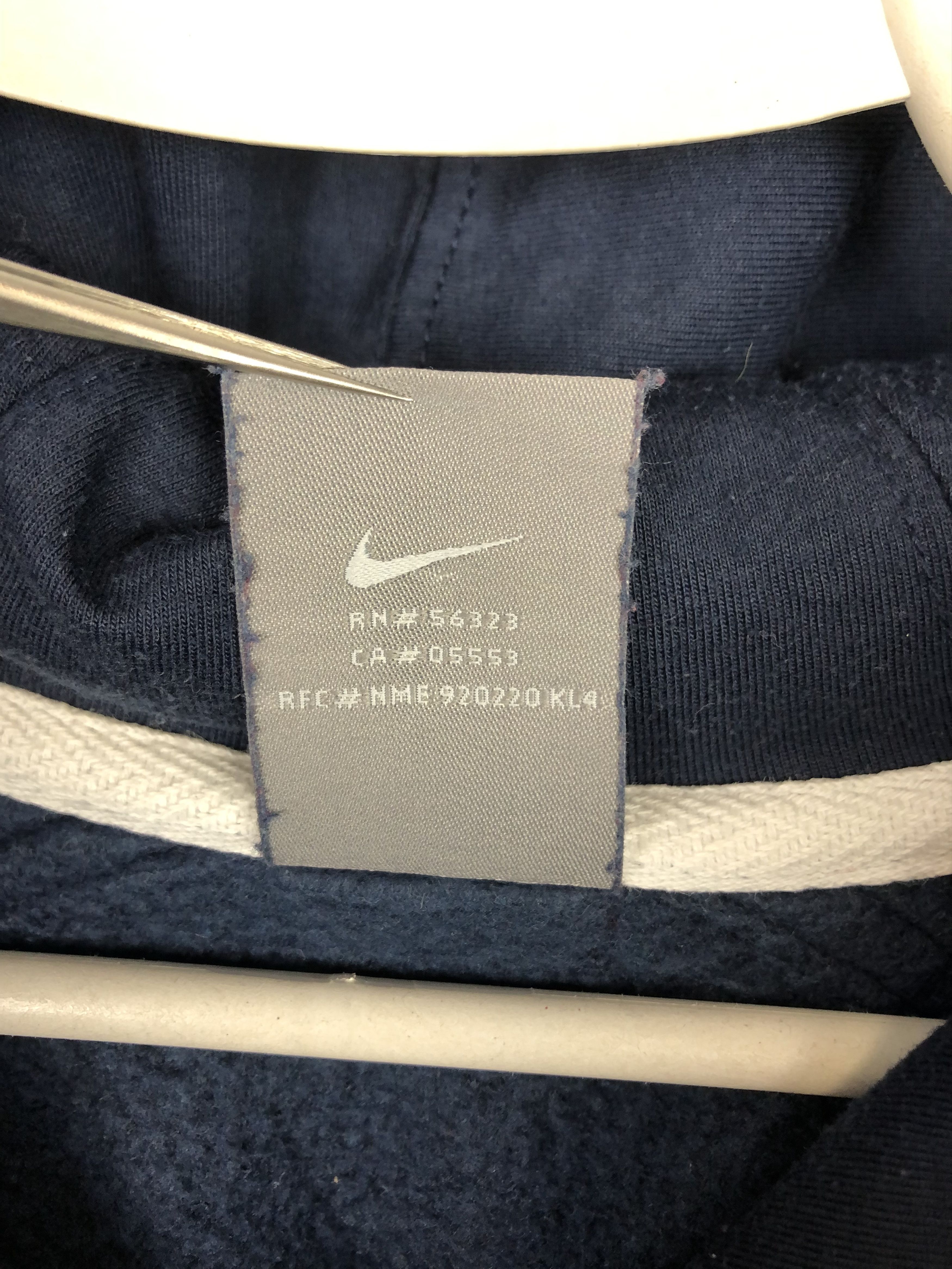 Nike Vintage Nike Hoodie Sweatshirt Big Logo Center Swoosh Mens Size US XL / EU 56 / 4 - 8 Thumbnail