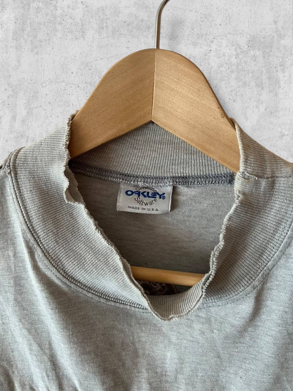 Oakley Oakley MADE IN USA 90s vintage t shirt tee big logo Size US L / EU 52-54 / 3 - 5 Thumbnail