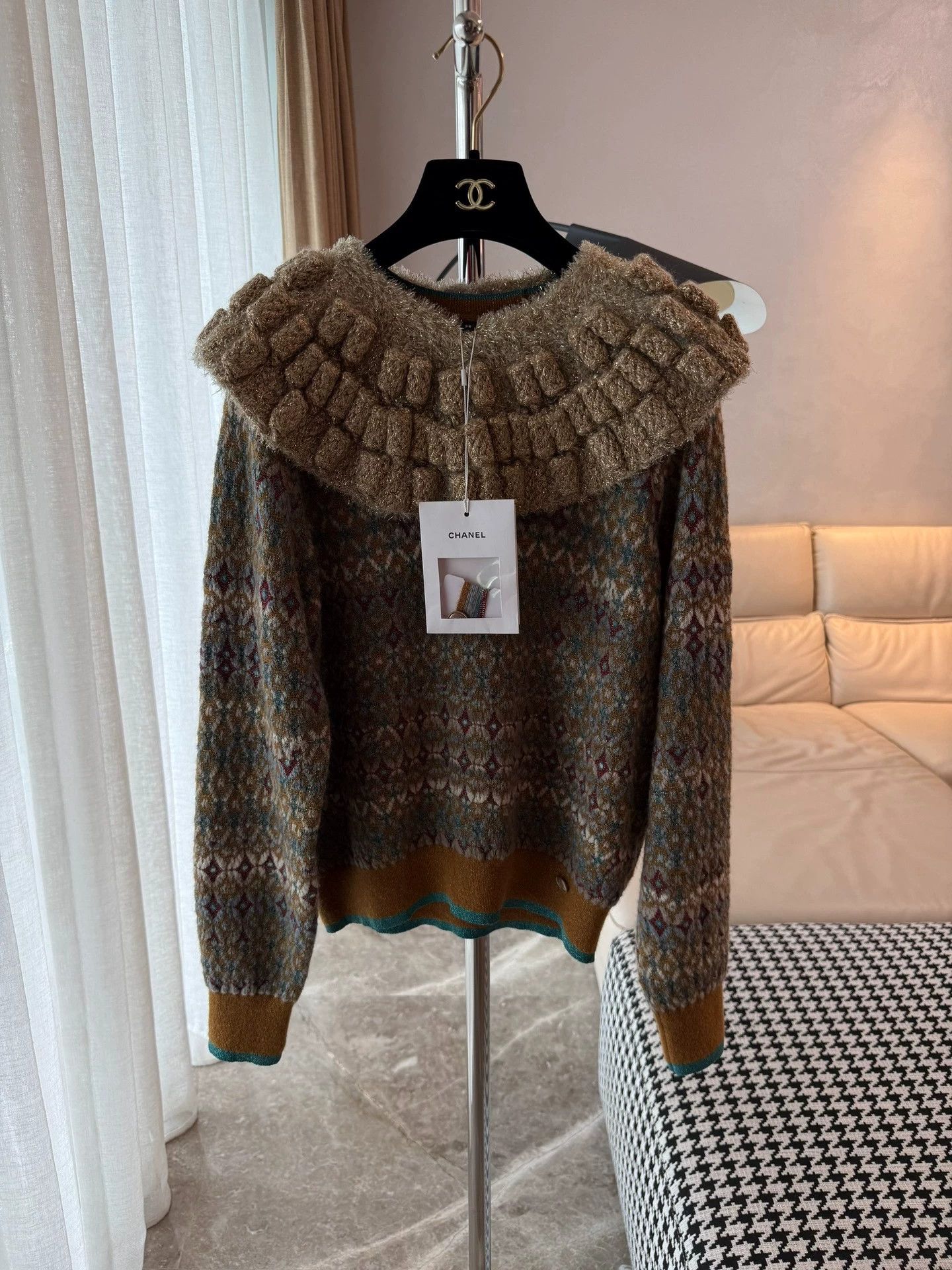 Chanel Chanel Egyptian Sweater S38 Rare Removable Collar Size S / US 4 / IT 40 - 1 Thumbnail